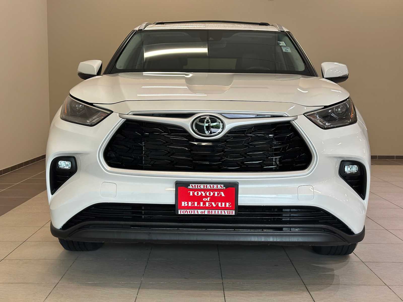 Thumbnail: 2023 Toyota Highlander - 7