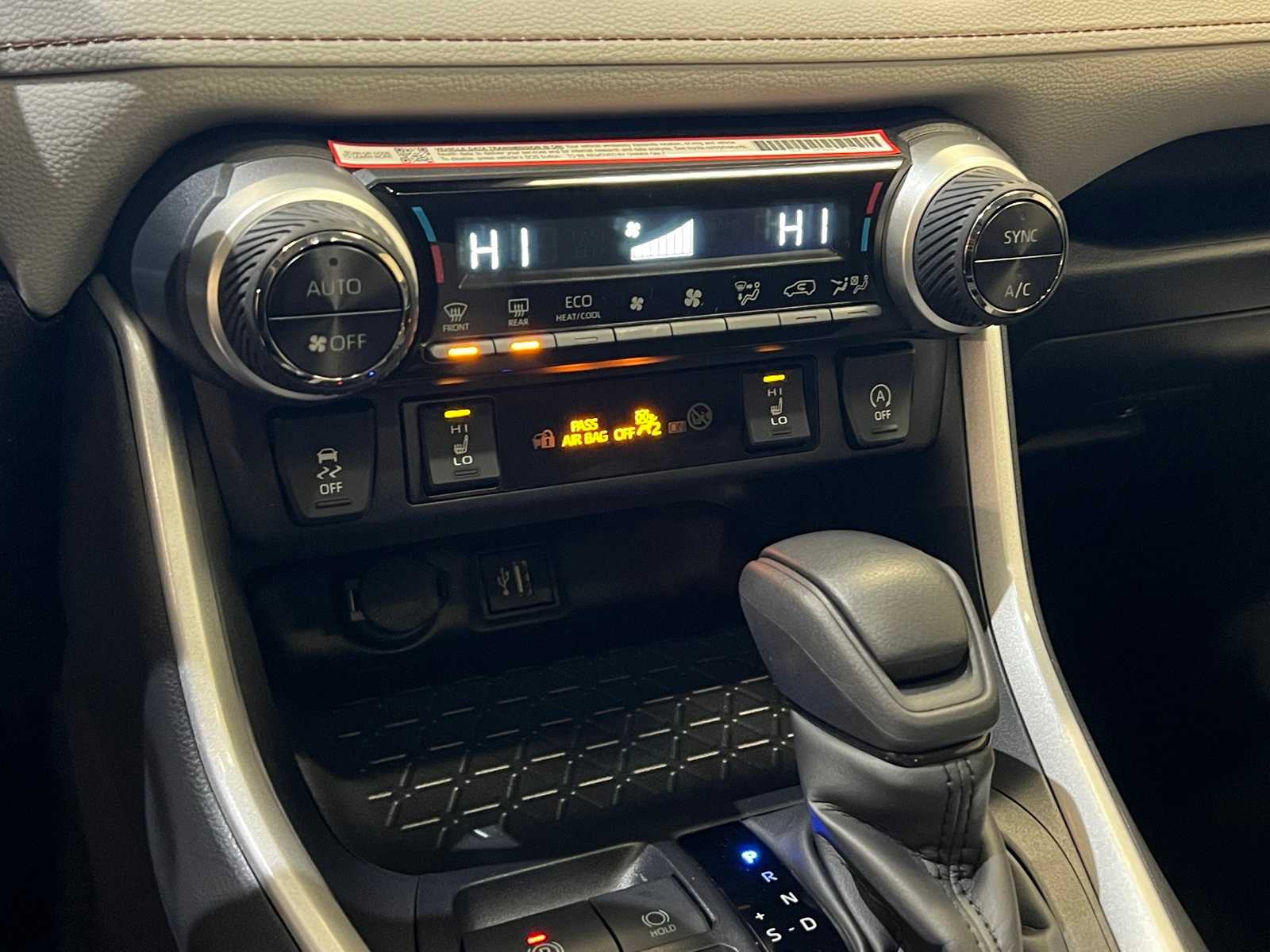 Thumbnail: 2025 Toyota RAV4 - 24