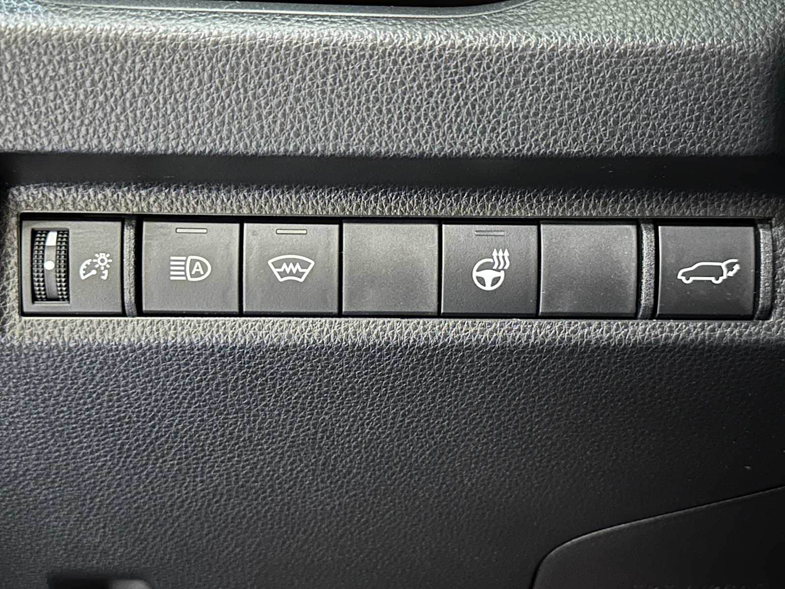 Thumbnail: 2025 Toyota RAV4 - 18