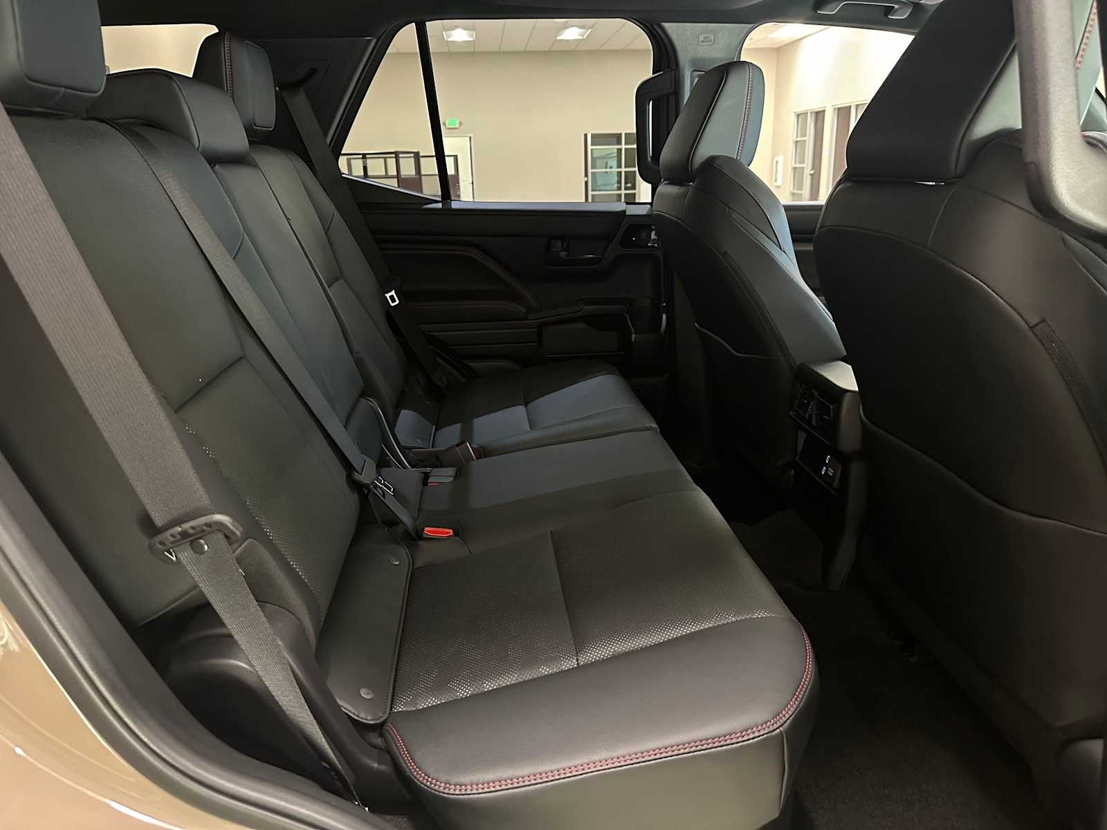 Thumbnail: 2025 Toyota 4Runner - 25