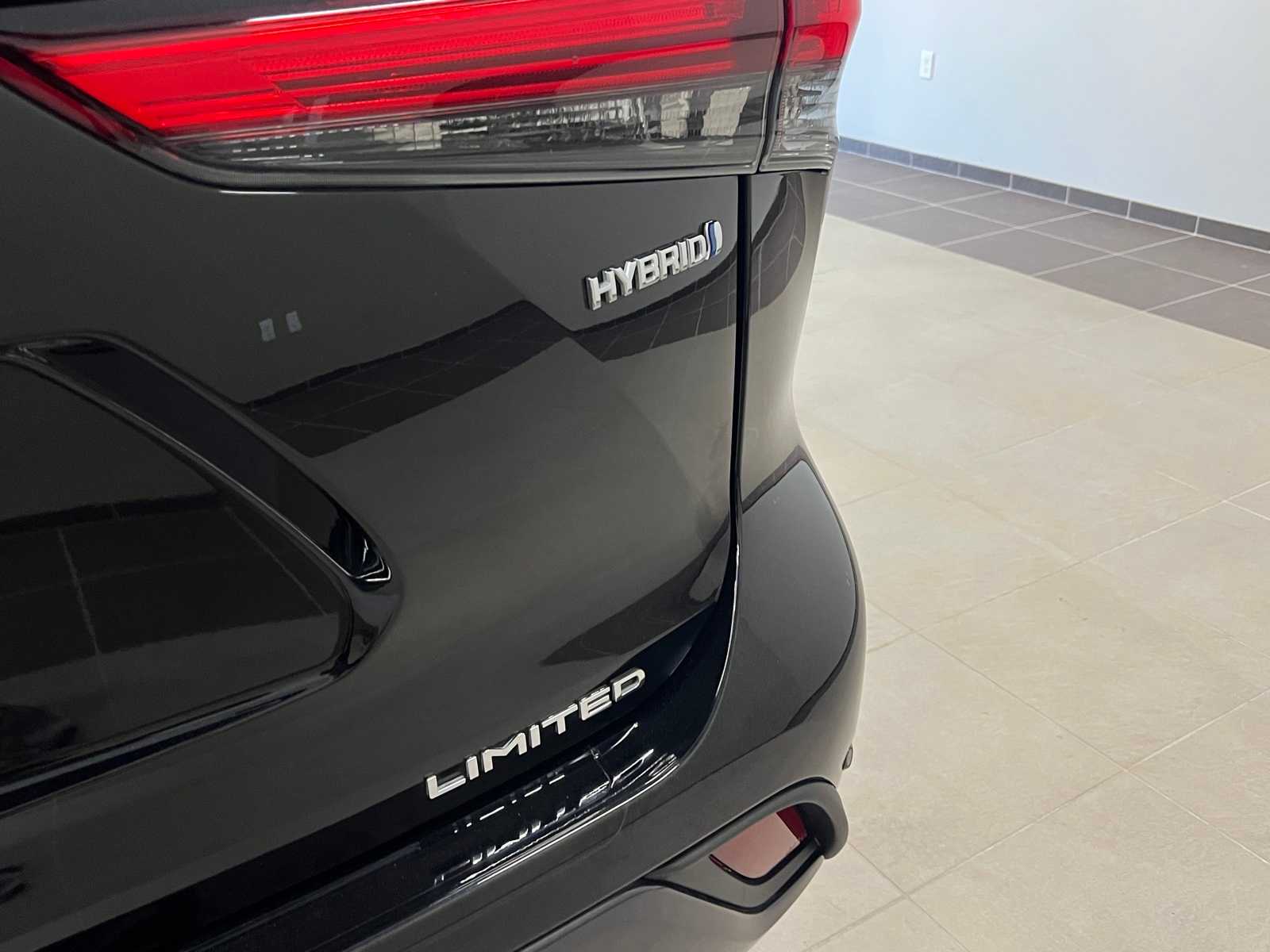 Thumbnail: 2023 Toyota Highlander - 6