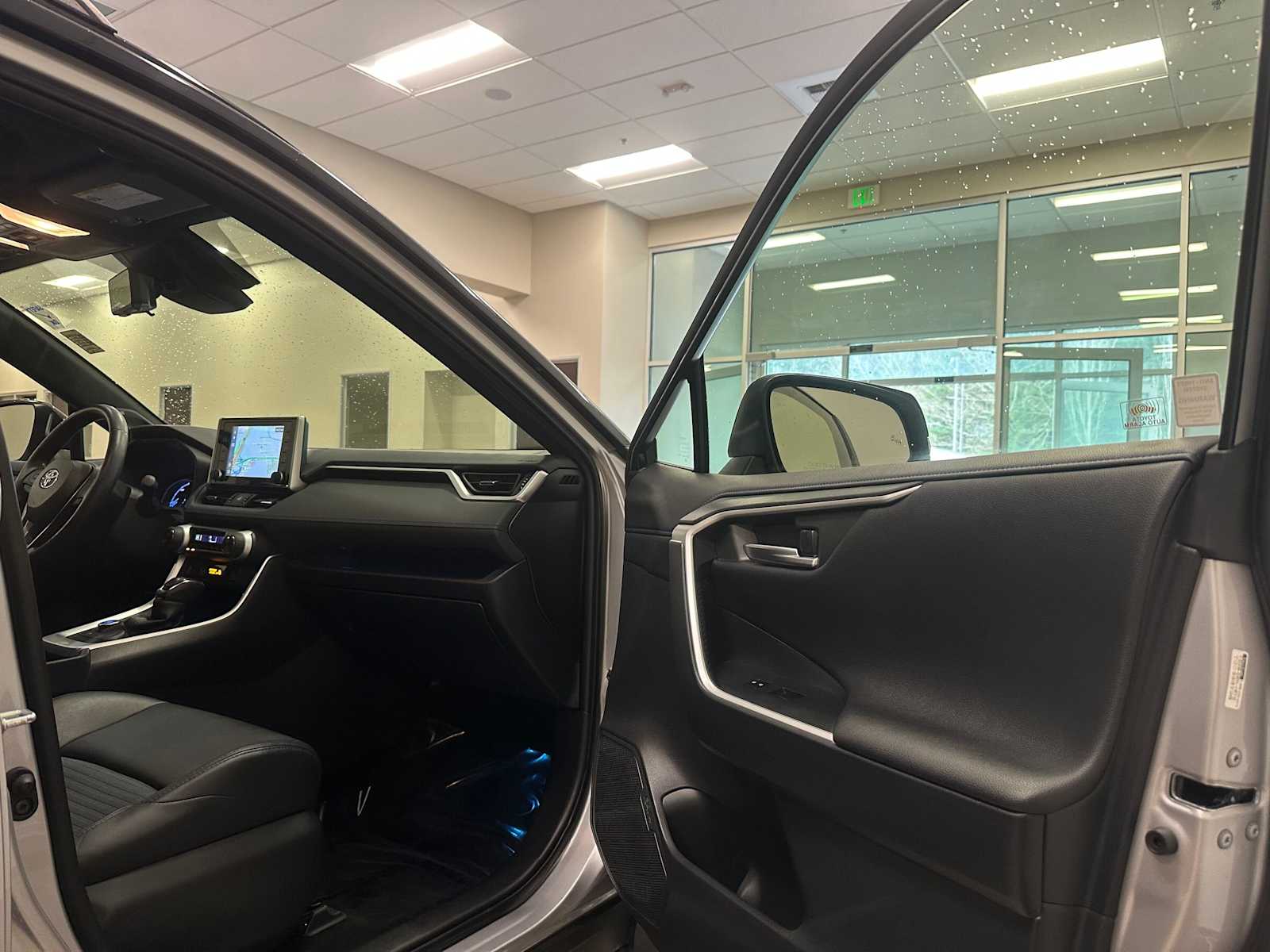 Thumbnail: 2019 Toyota RAV4 - 28