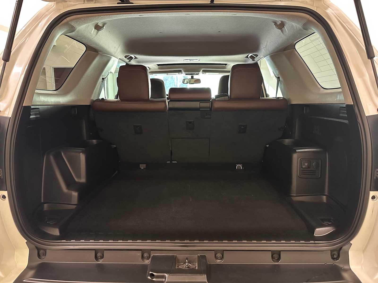 Thumbnail: 2018 Toyota 4Runner - 31