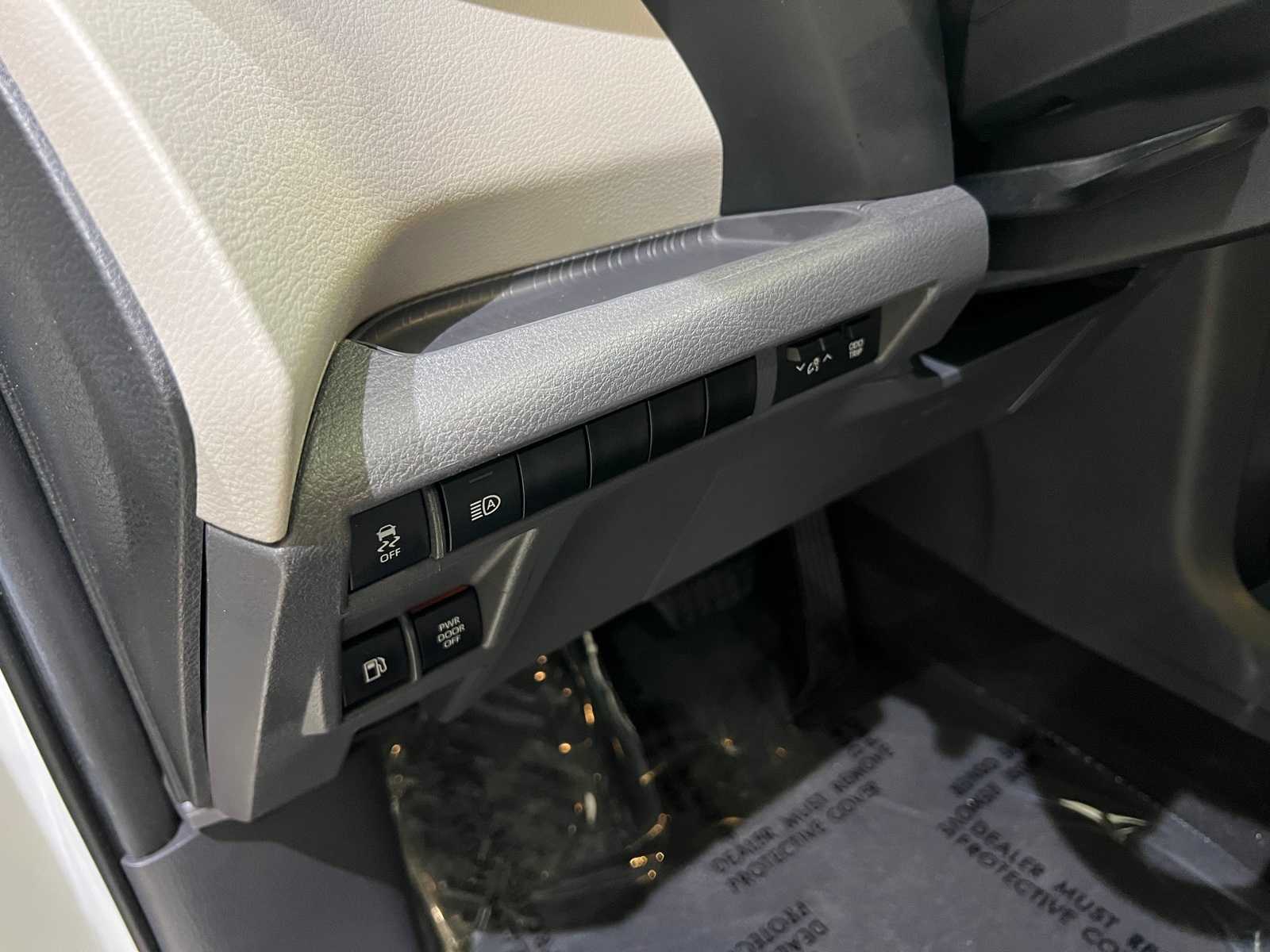 Thumbnail: 2024 Toyota Sienna - 16