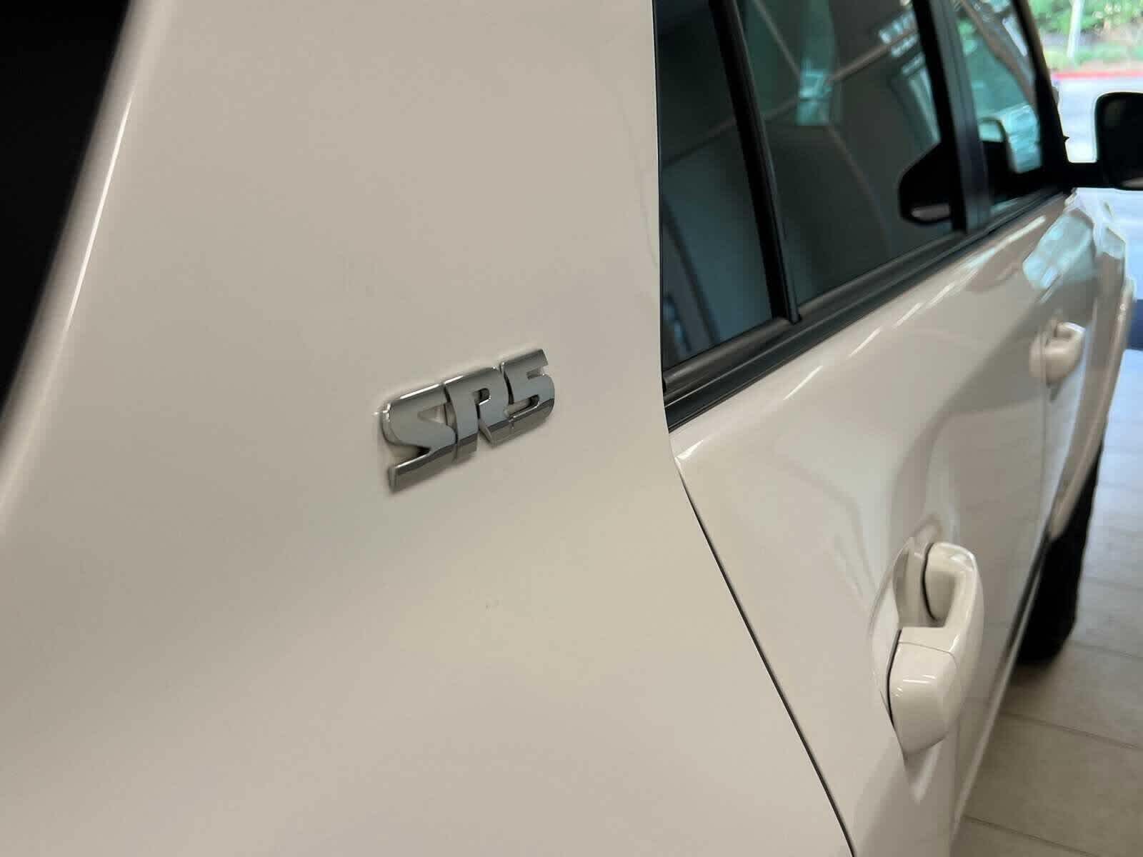 Thumbnail: 2019 Toyota 4Runner - 8