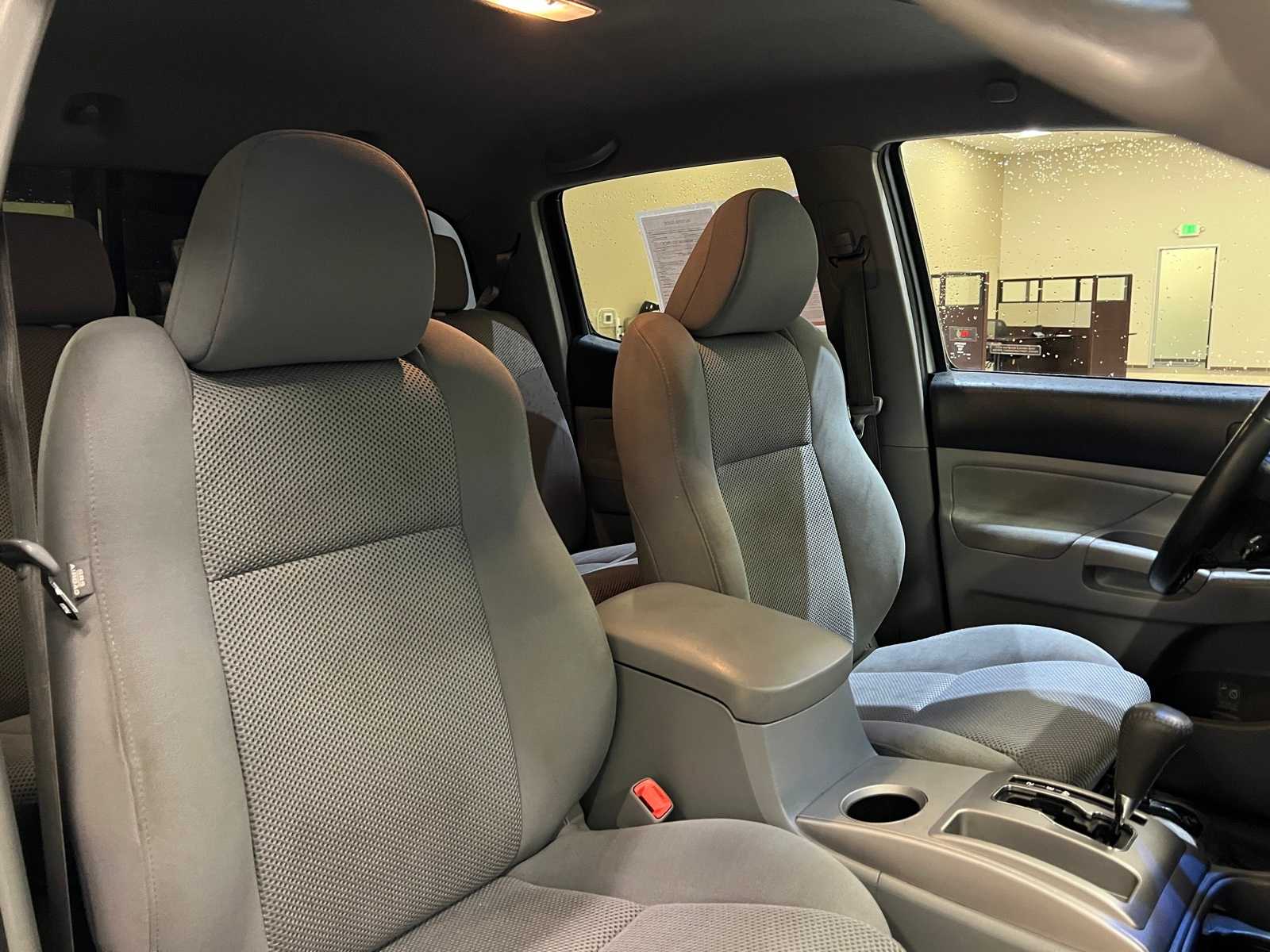 Thumbnail: 2009 Toyota Tacoma - 14