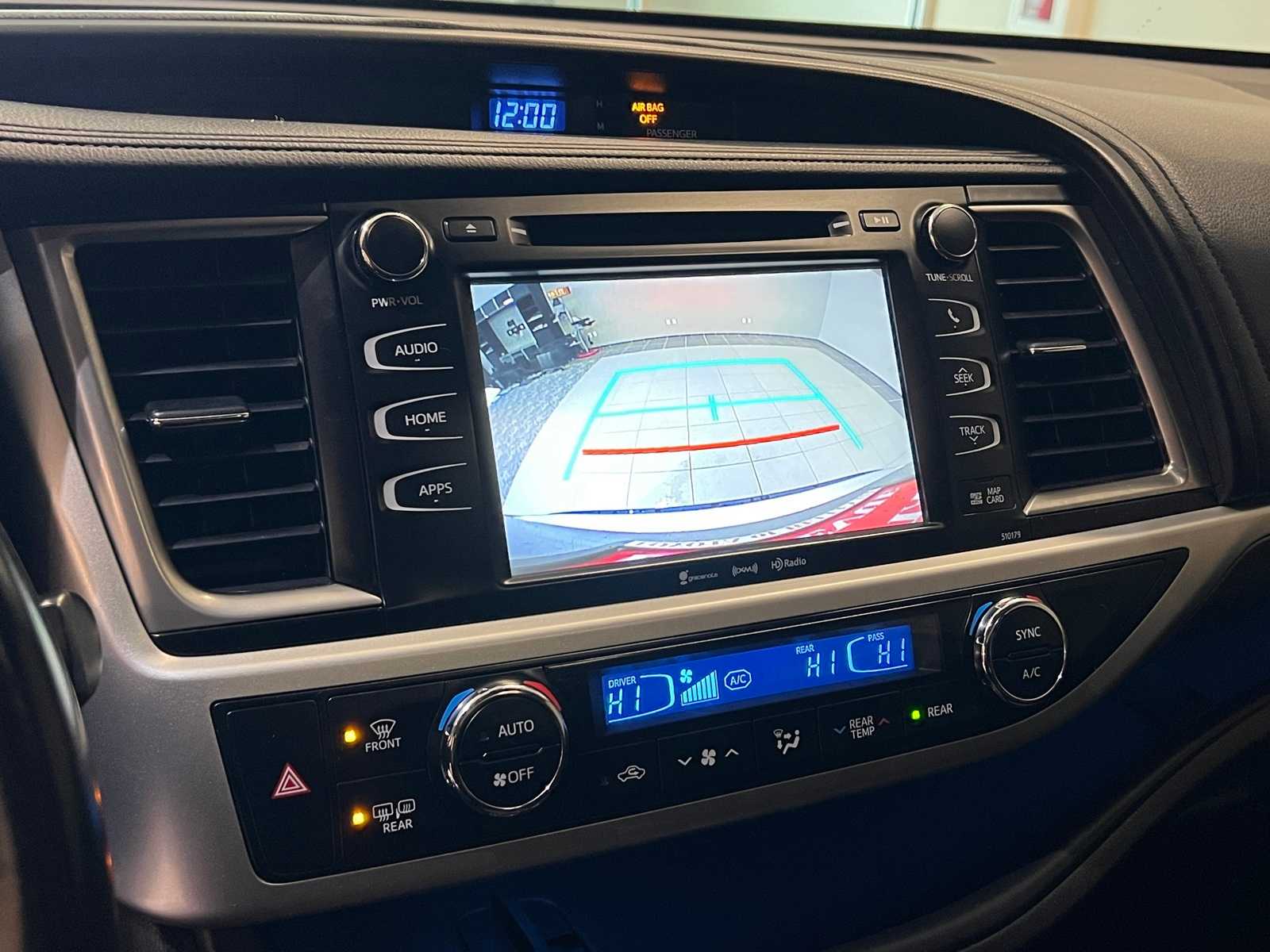 Thumbnail: 2018 Toyota Highlander - 26