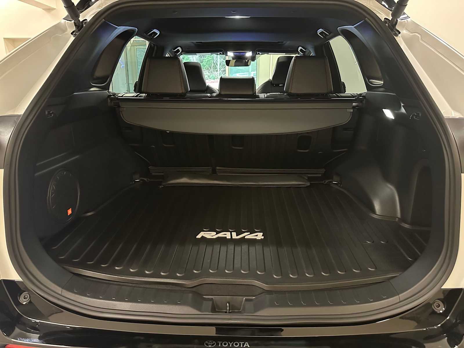 Thumbnail: 2025 Toyota RAV4 - 31