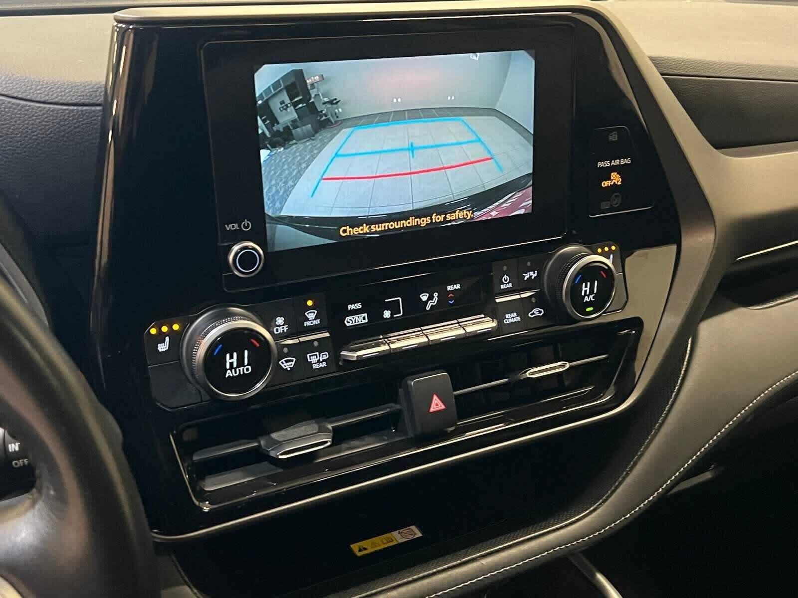 Thumbnail: 2023 Toyota Highlander - 28