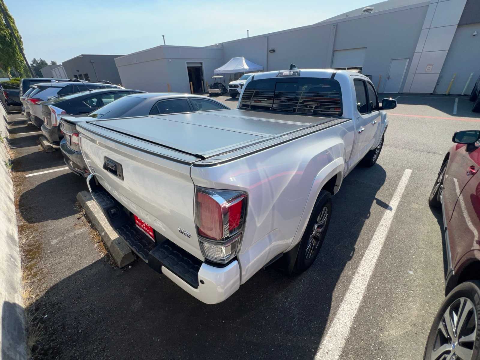 Thumbnail: 2022 Toyota Tacoma - 8