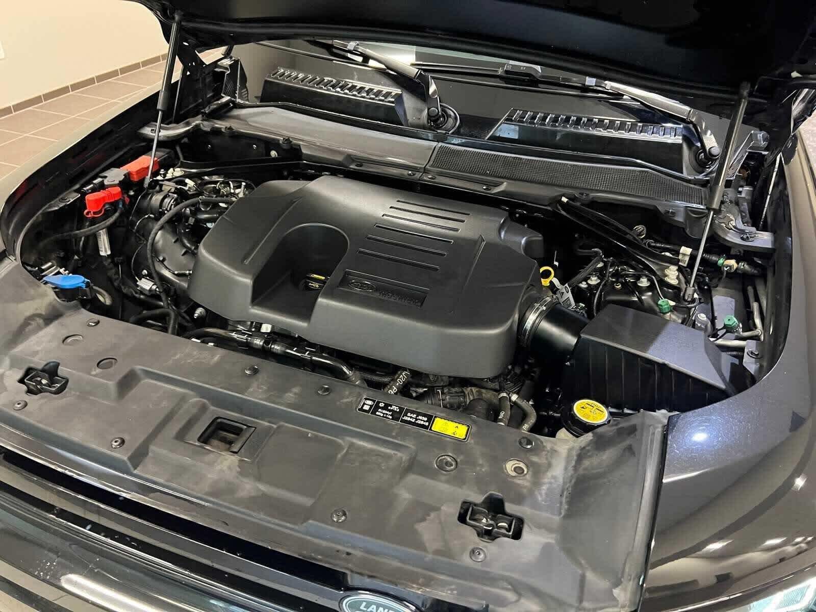 Thumbnail: 2023 Land Rover Defender - 9