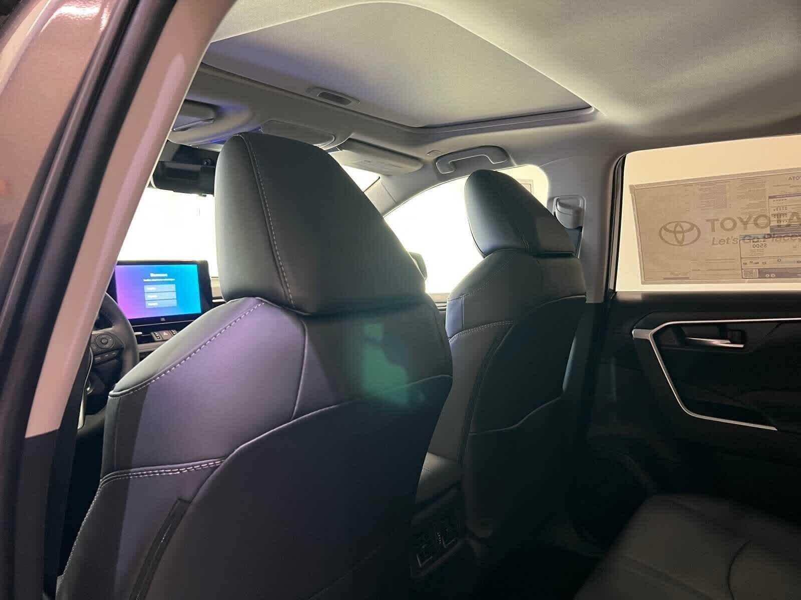 Thumbnail: 2025 Toyota RAV4 - 12