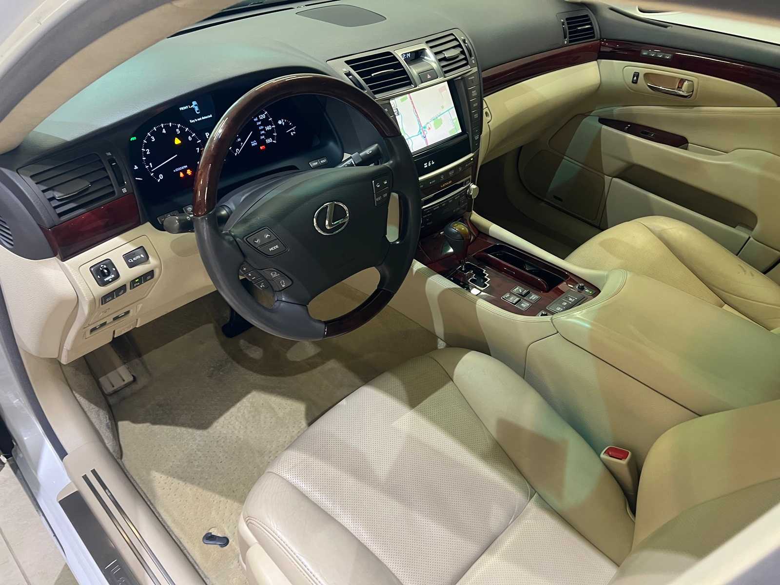 Thumbnail: 2010 Lexus LS - 2