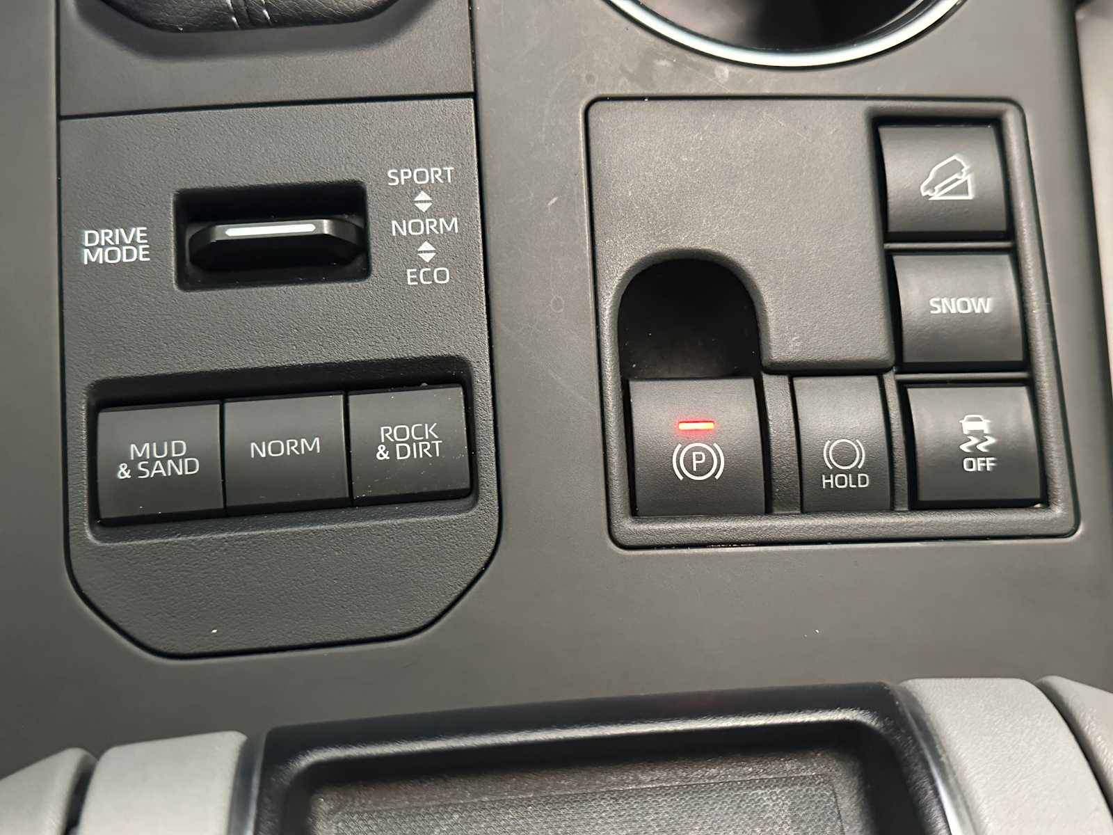 Thumbnail: 2023 Toyota Highlander - 16