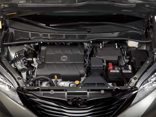 Thumbnail: 2012 Toyota Sienna - 9