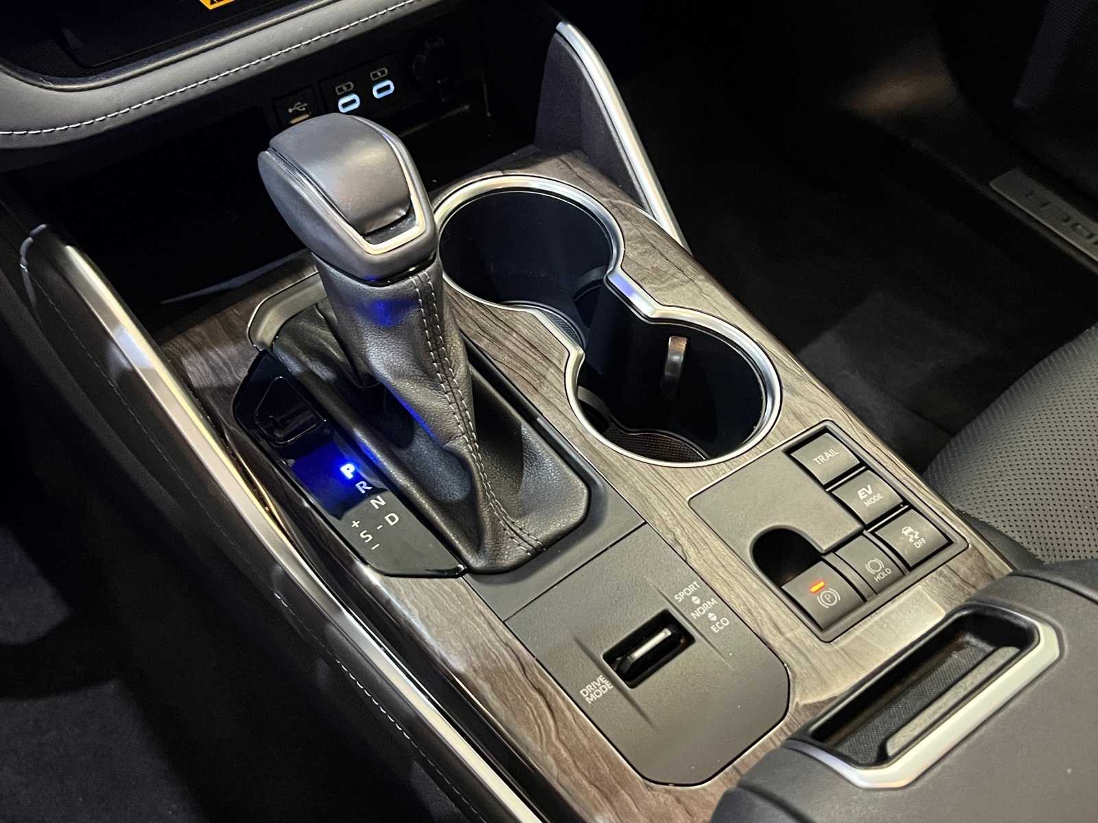 Thumbnail: 2023 Toyota Highlander - 23