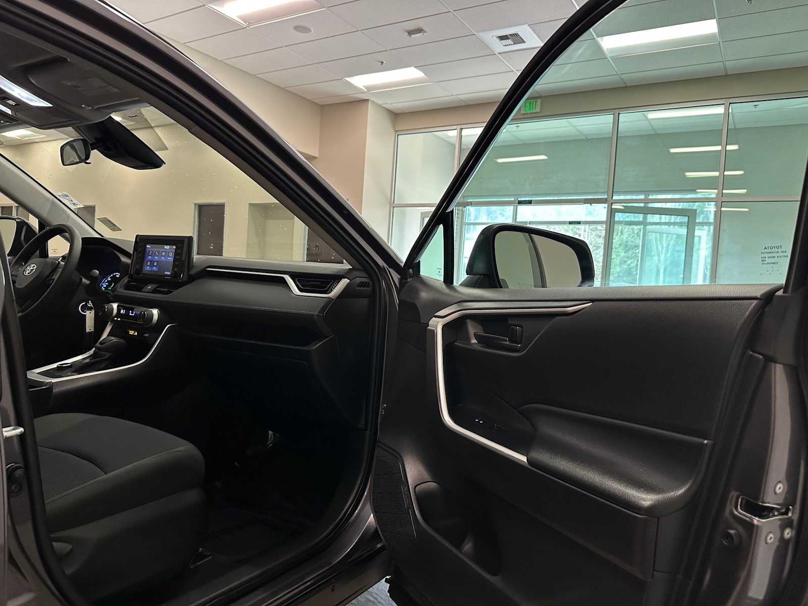 Thumbnail: 2022 Toyota RAV4 - 27