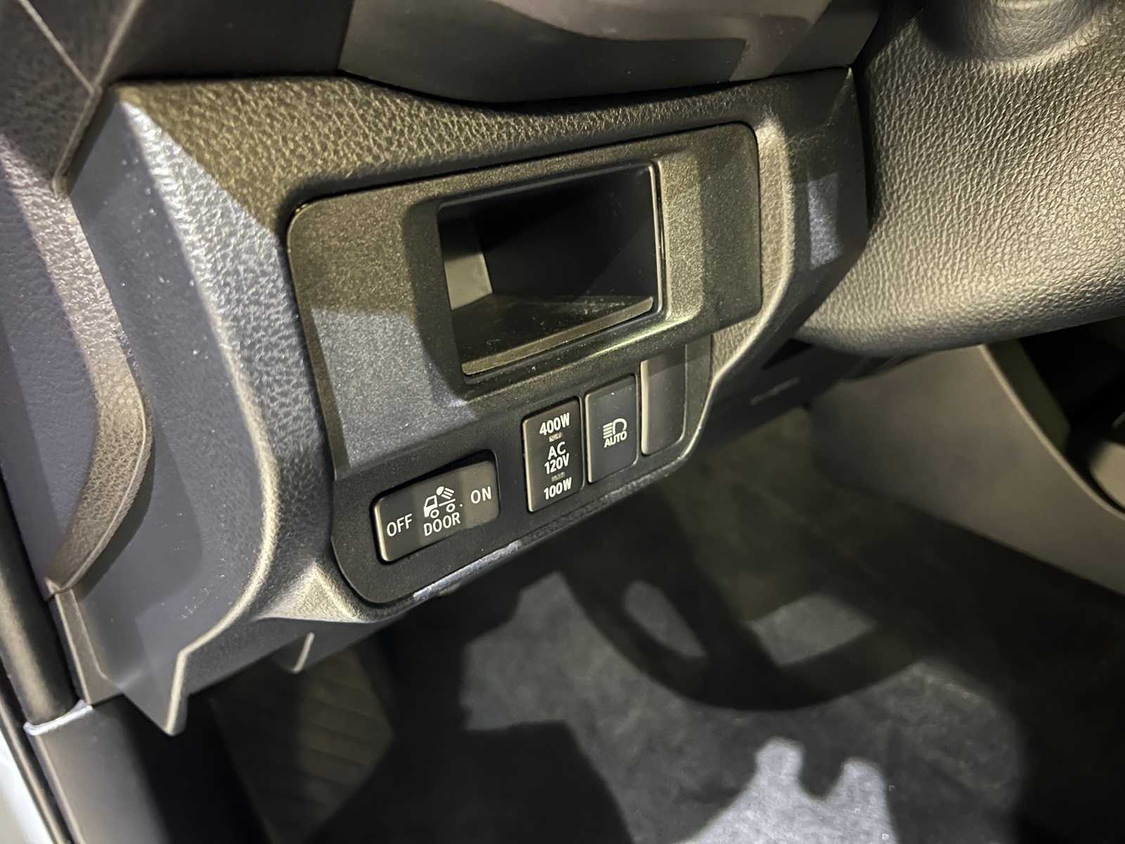 Thumbnail: 2019 Toyota Tacoma - 16