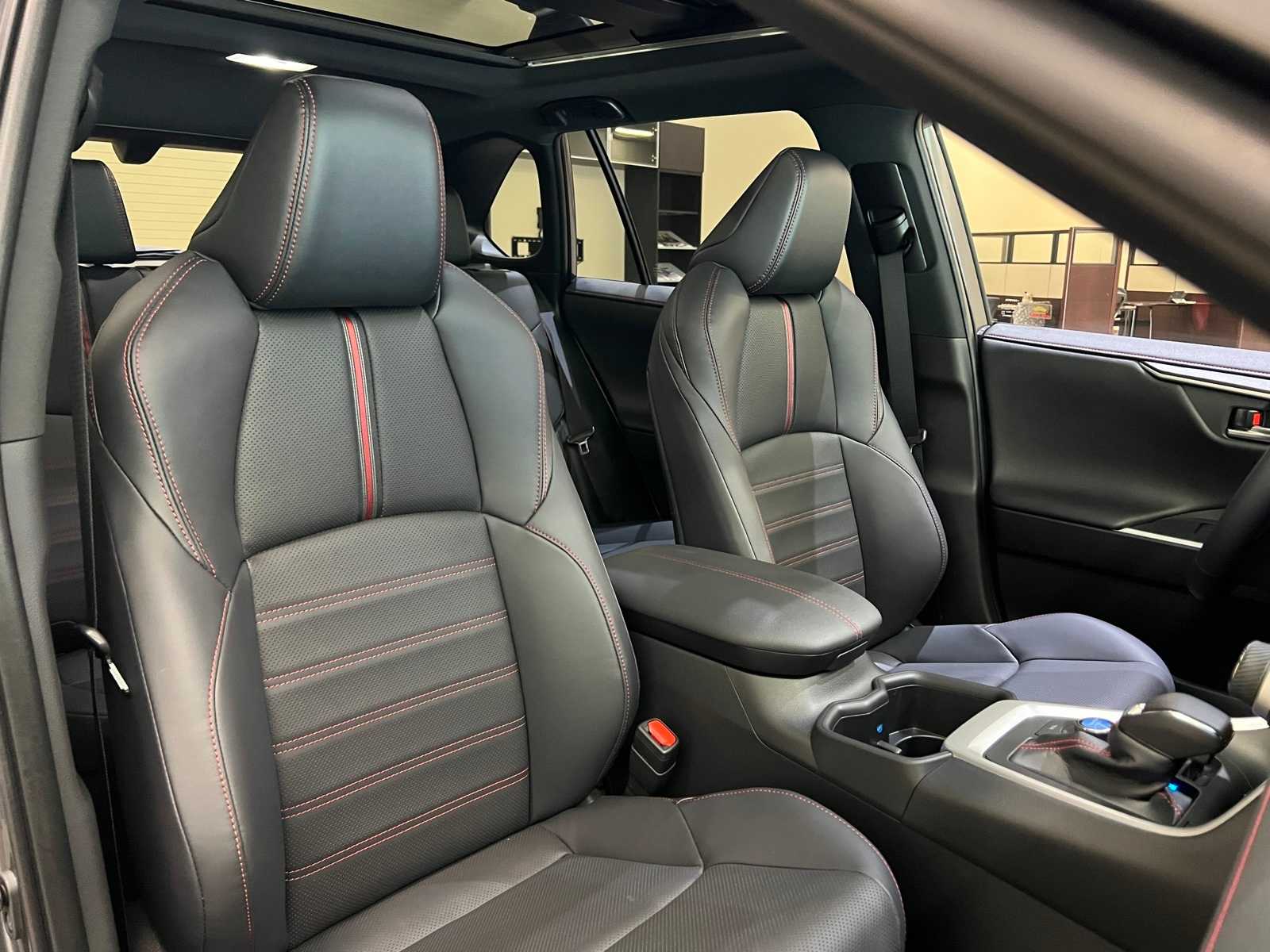 Thumbnail: 2025 Toyota RAV4 - 14