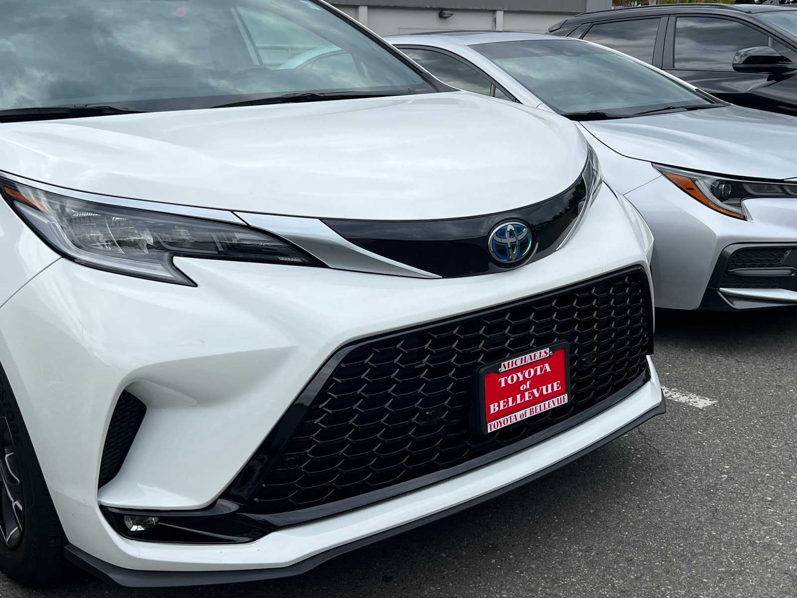 Thumbnail: 2024 Toyota Sienna - 4