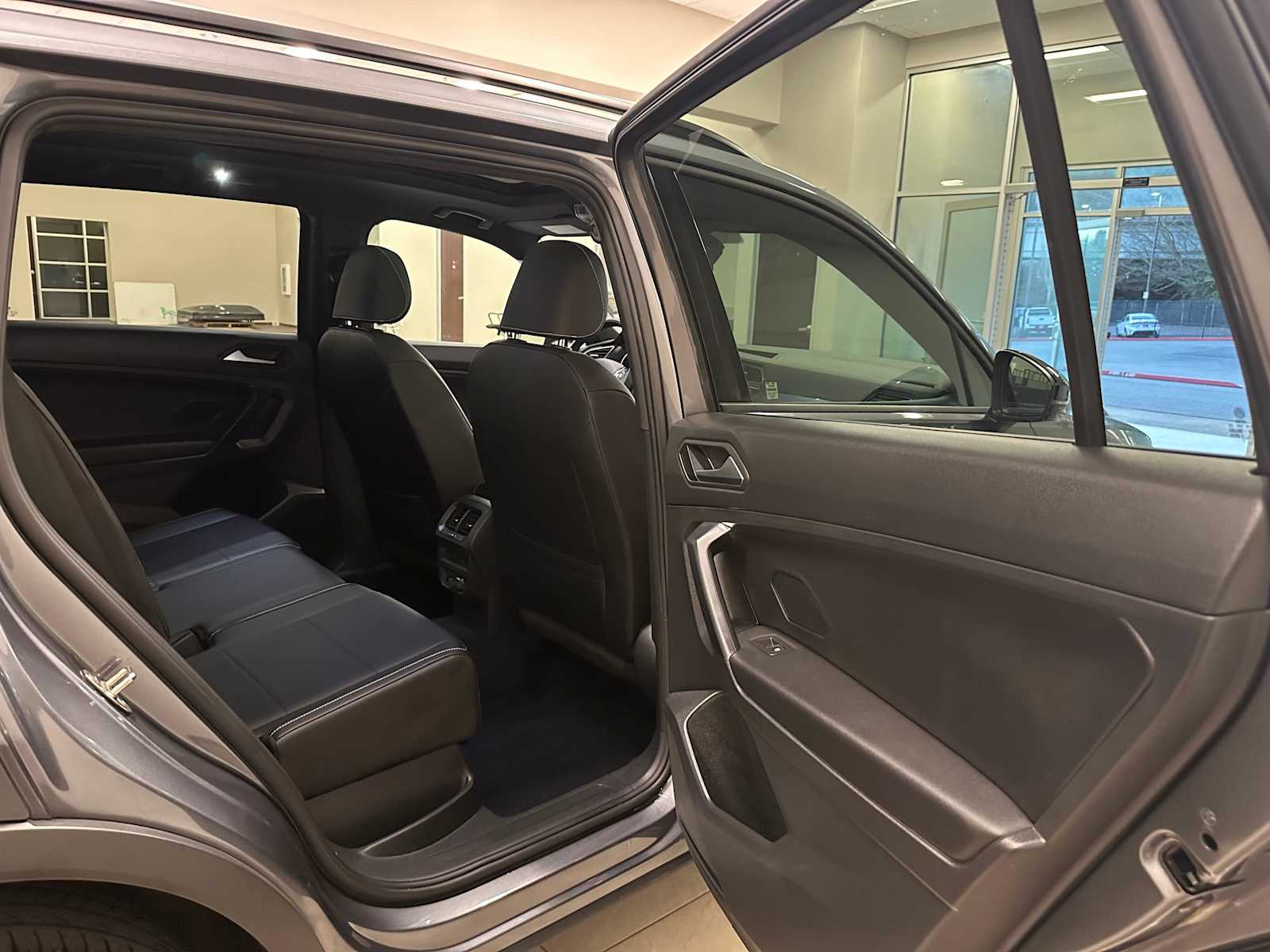 Thumbnail: 2021 Volkswagen Tiguan - 26