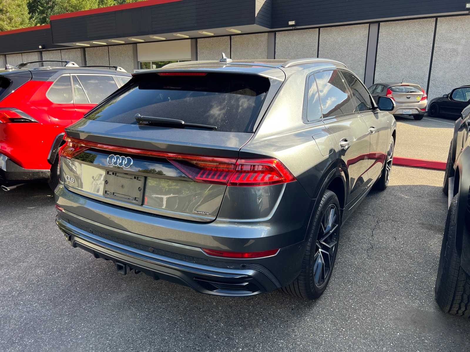 Thumbnail: 2020 Audi Q8 - 10