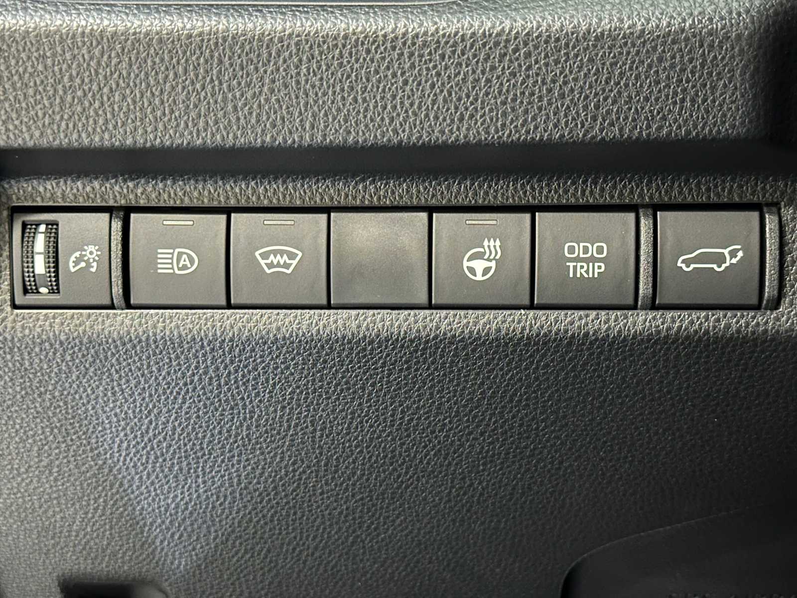 Thumbnail: 2025 Toyota RAV4 - 18