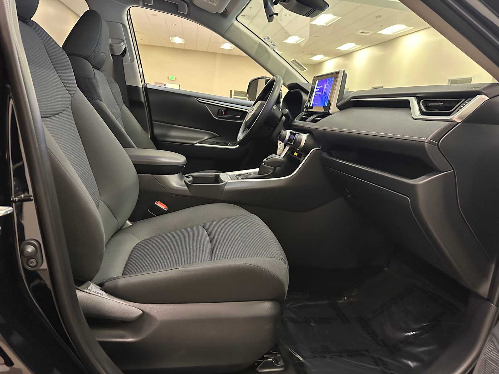 Thumbnail: 2025 Toyota RAV4 - 26