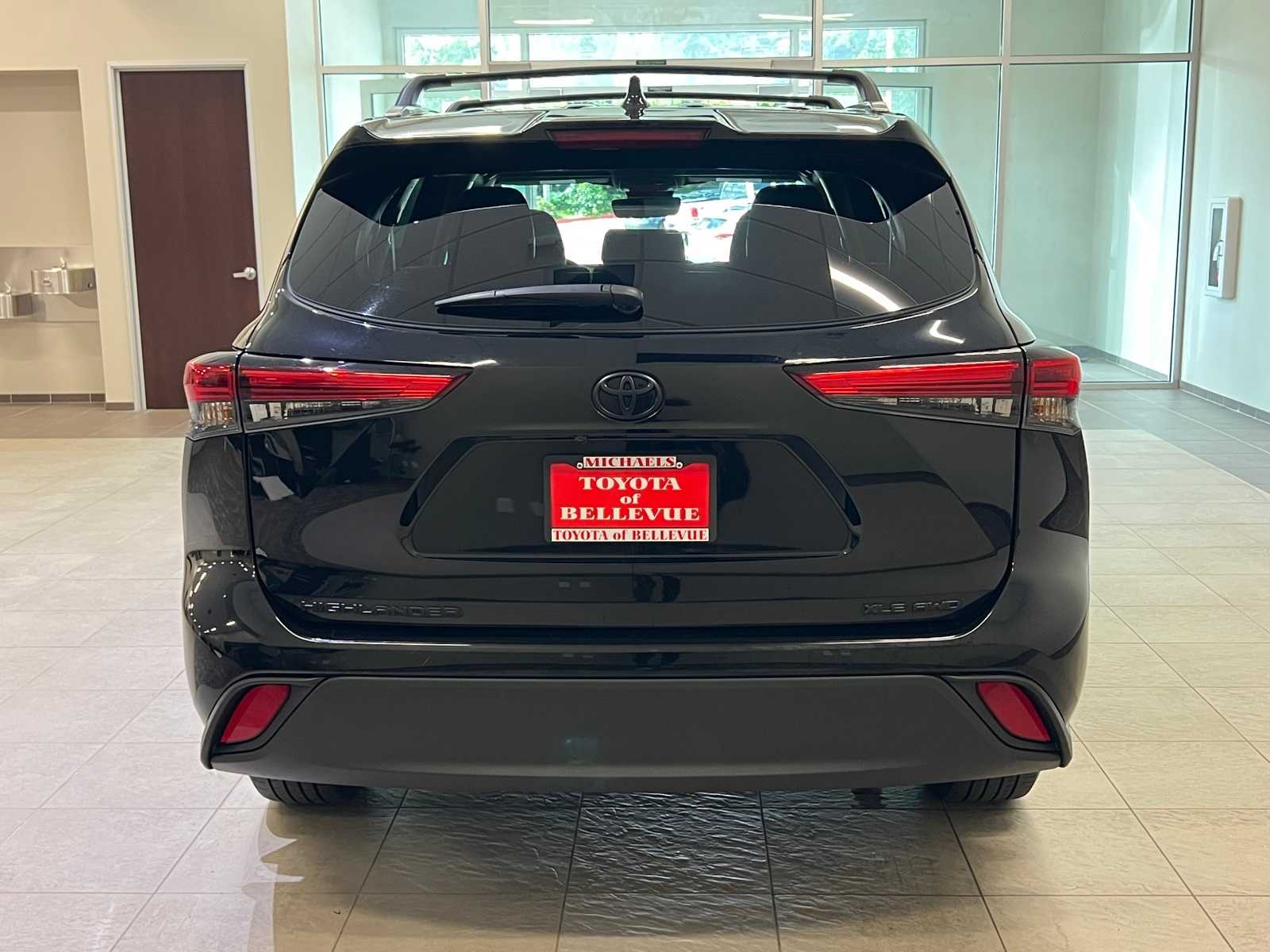 Thumbnail: 2022 Toyota Highlander - 5