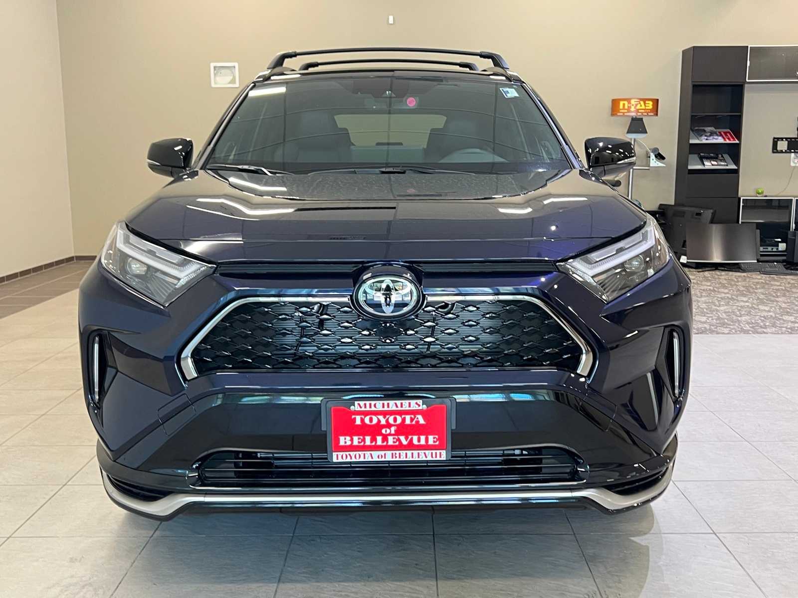 Thumbnail: 2025 Toyota RAV4 - 8