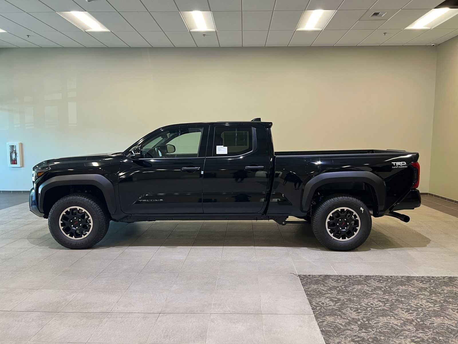 Thumbnail: 2025 Toyota Tacoma - 2