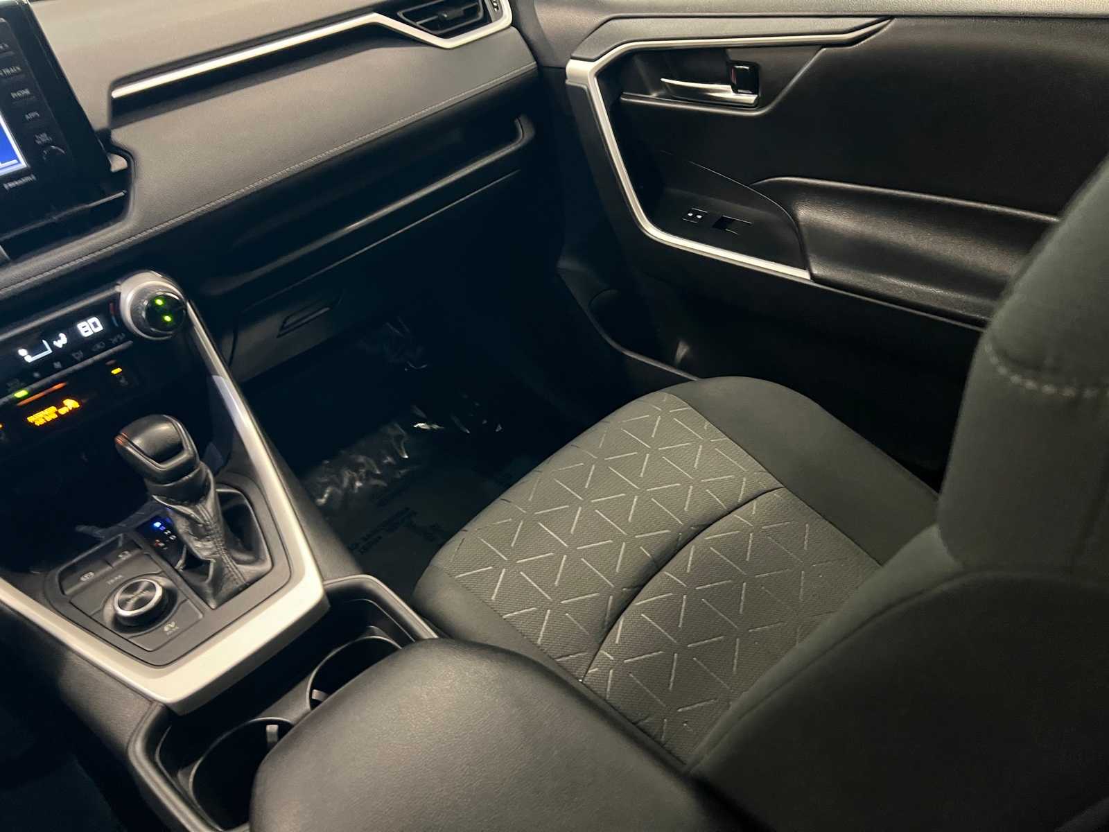 Thumbnail: 2021 Toyota RAV4 - 11