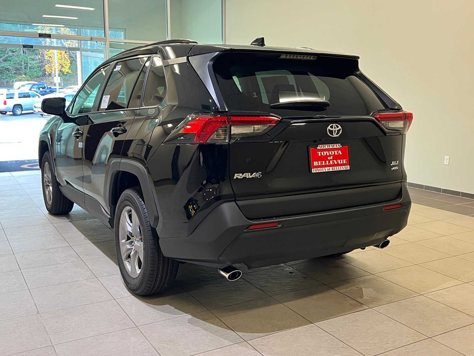 Thumbnail: 2025 Toyota RAV4 - 4