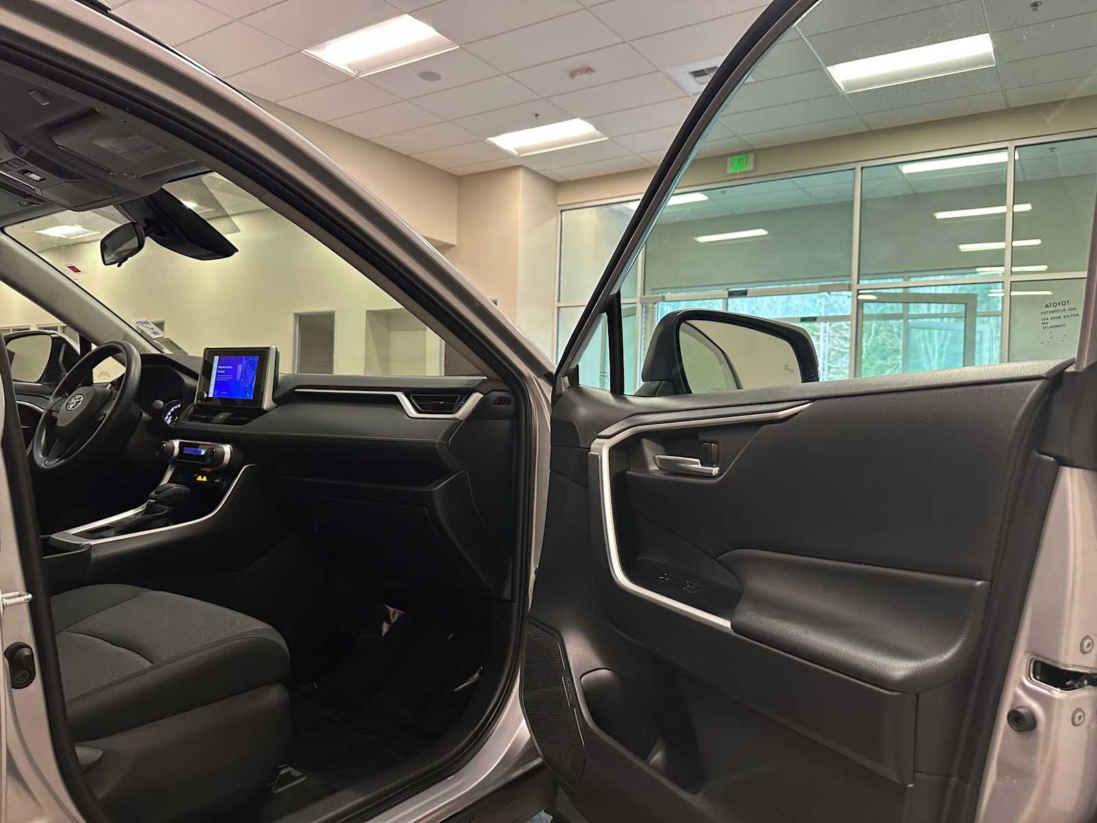 Thumbnail: 2024 Toyota RAV4 - 28