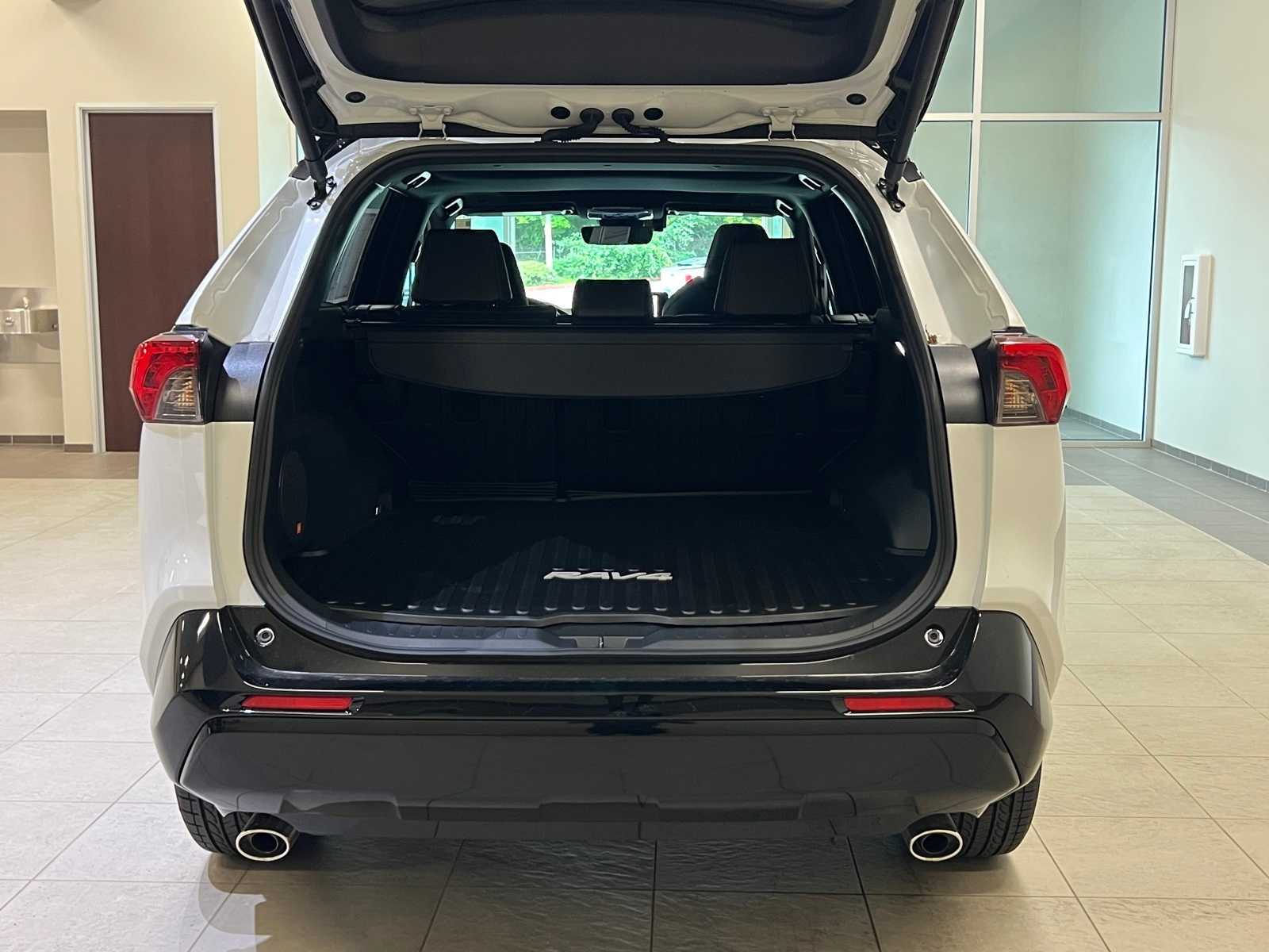 Thumbnail: 2025 Toyota RAV4 - 30