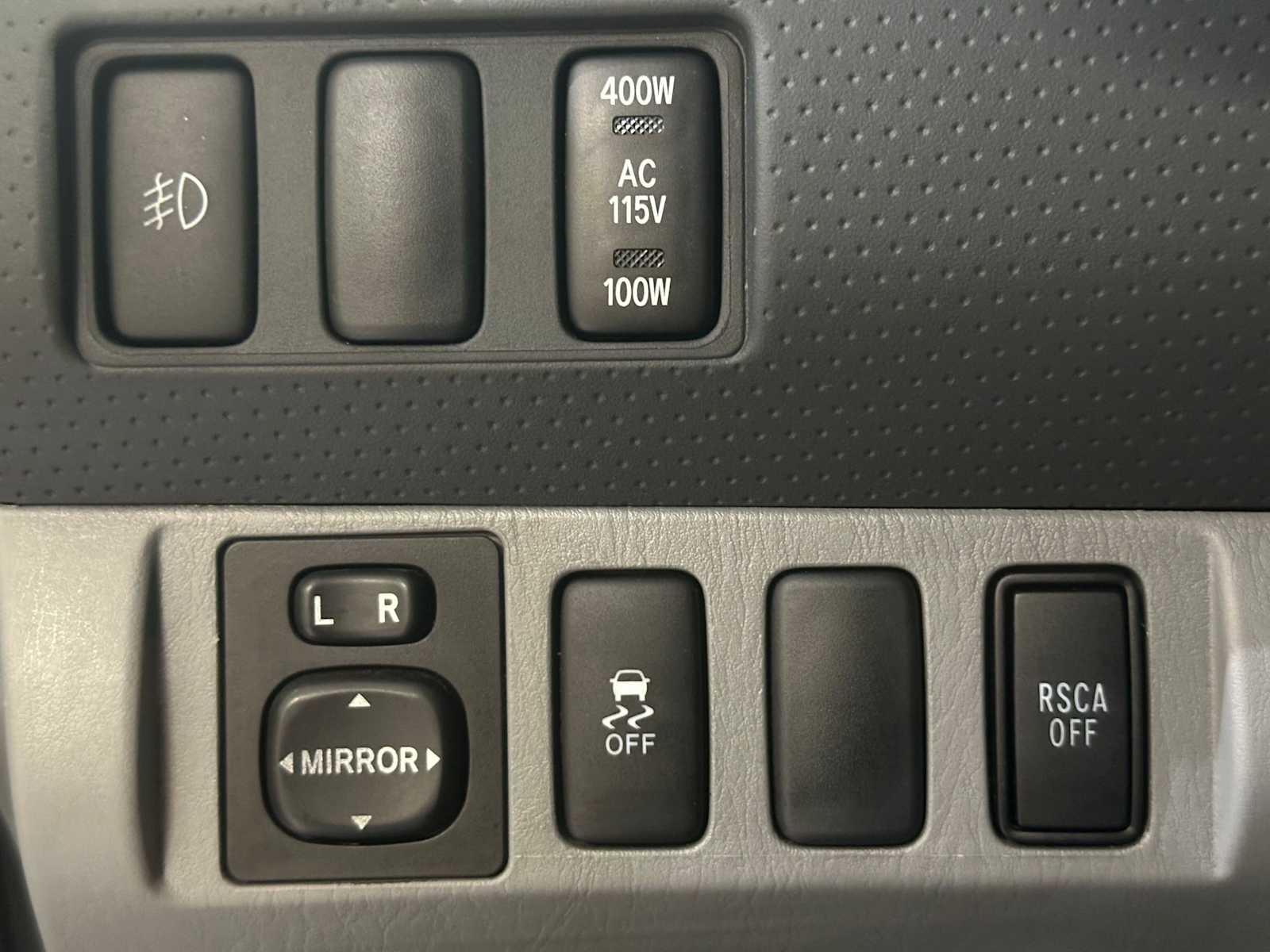 Thumbnail: 2009 Toyota Tacoma - 16