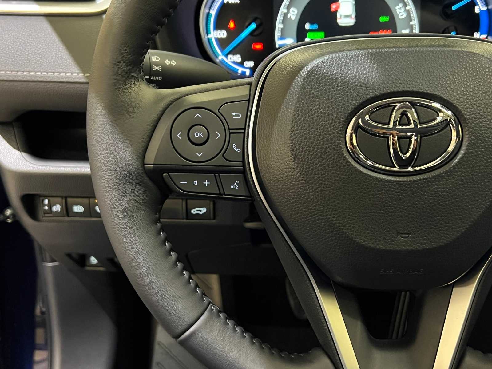 Thumbnail: 2025 Toyota RAV4 - 22