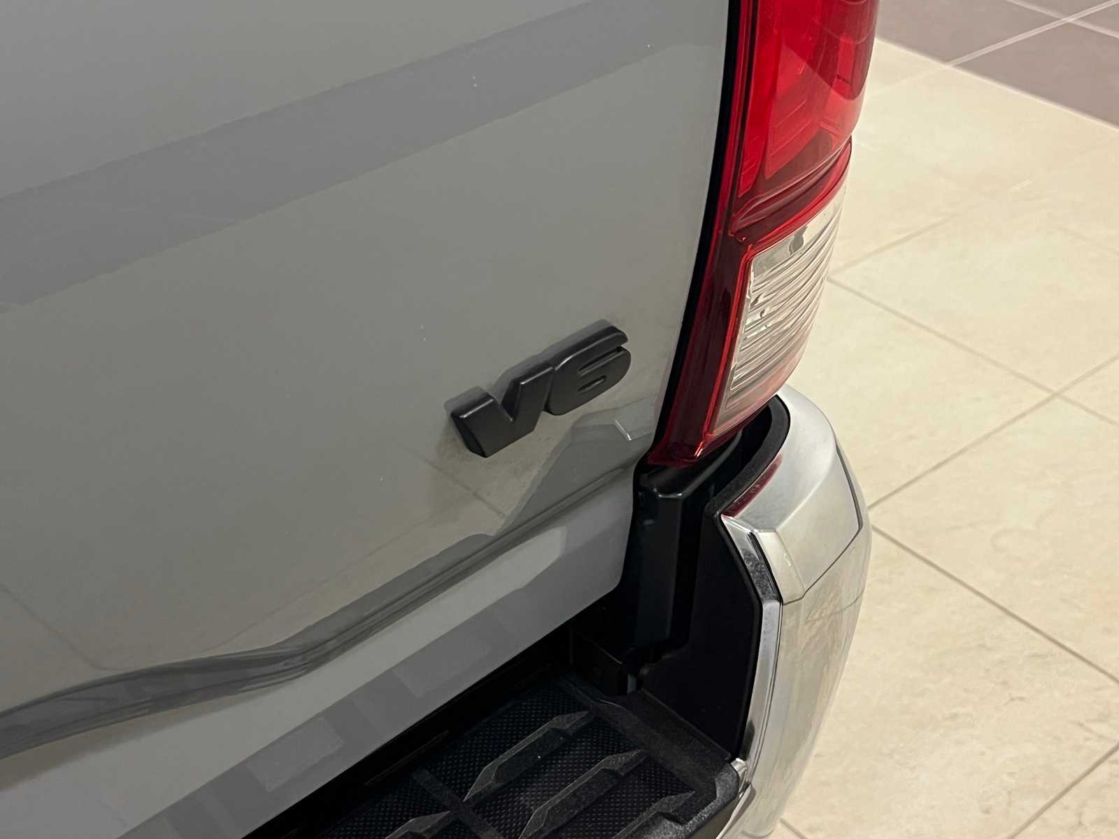 Thumbnail: 2019 Toyota Tacoma - 6