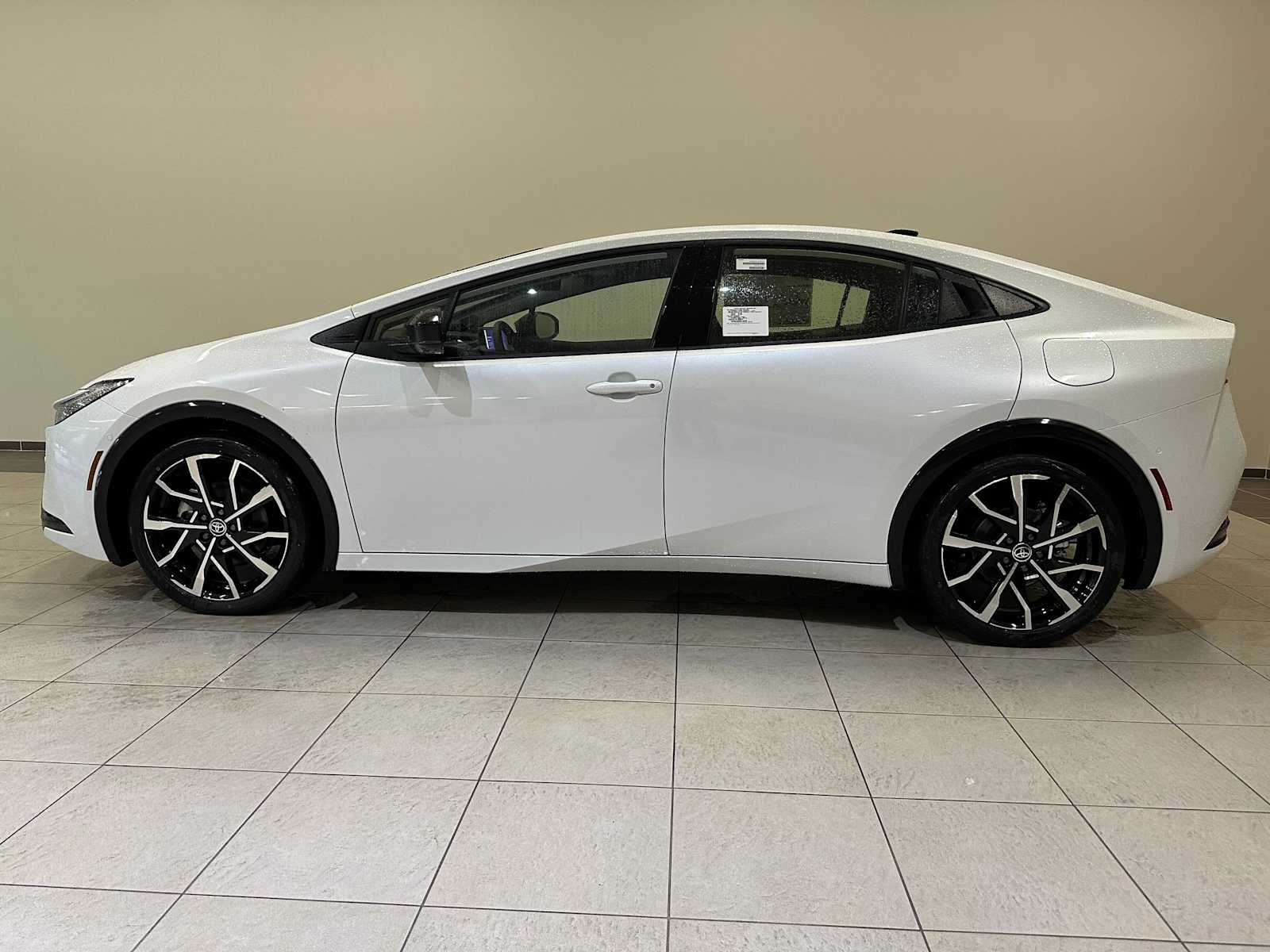 Thumbnail: 2026 Toyota Prius - 3