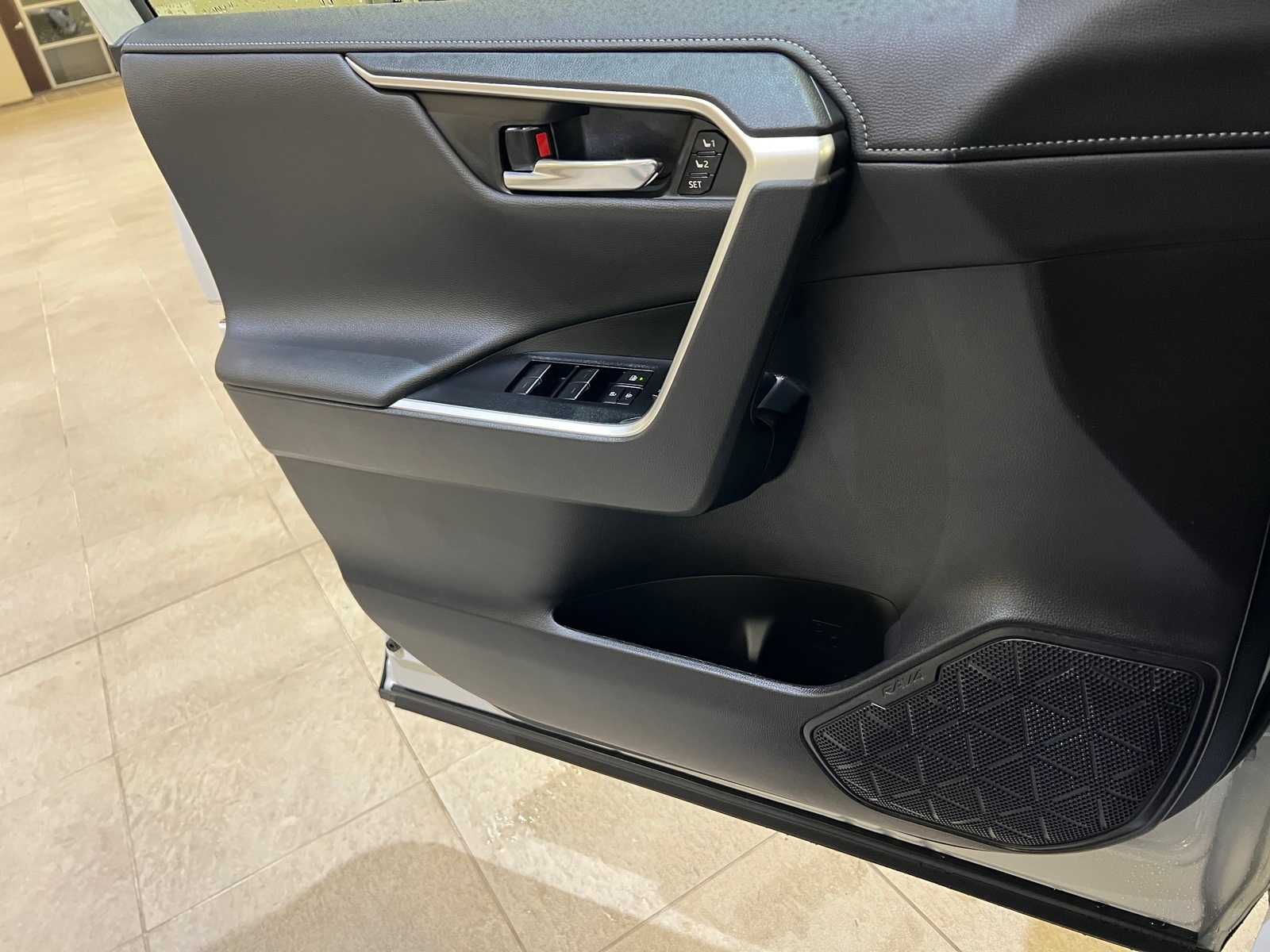 Thumbnail: 2025 Toyota RAV4 - 18