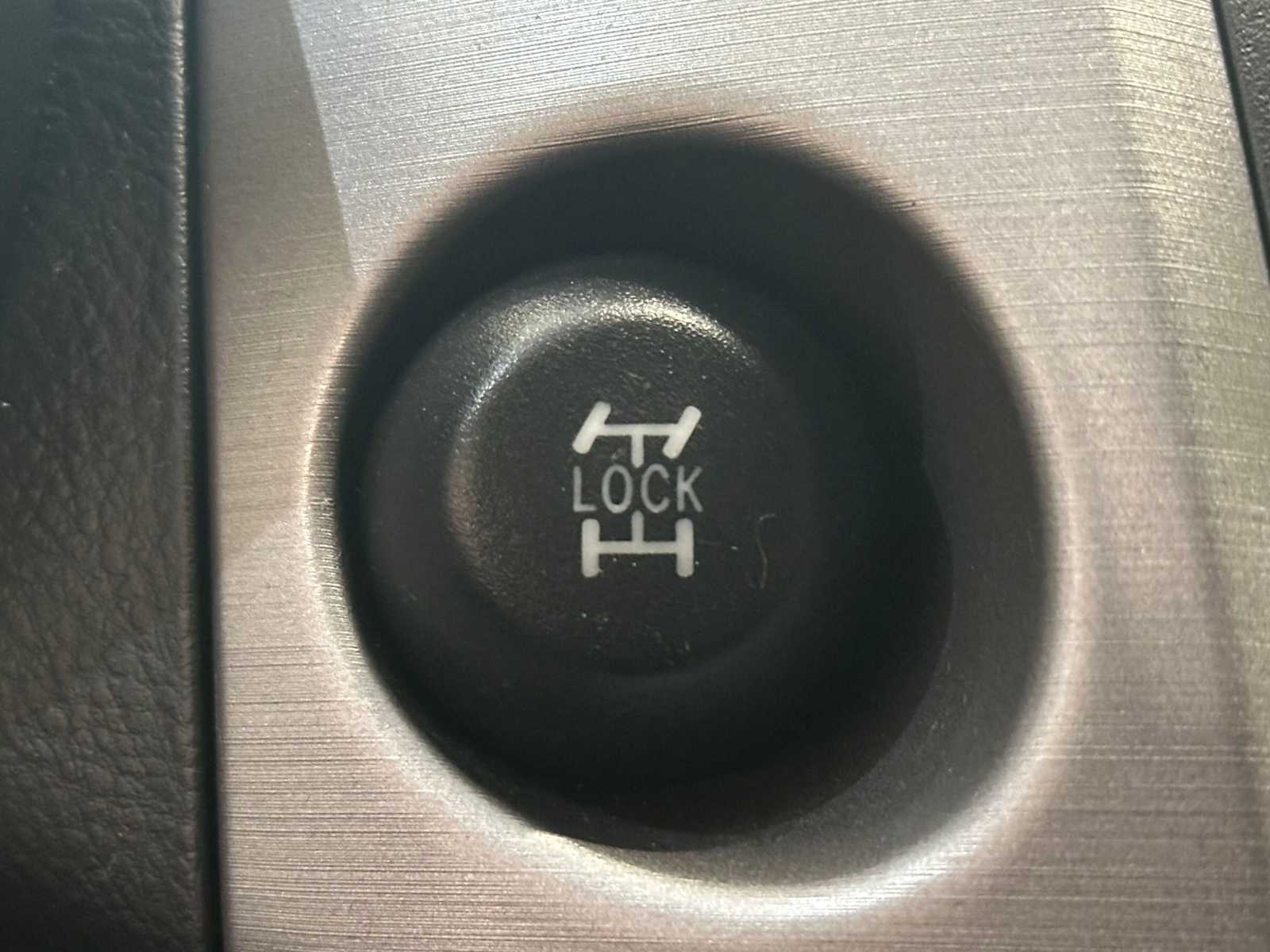 Thumbnail: 2006 Toyota RAV4 - 16