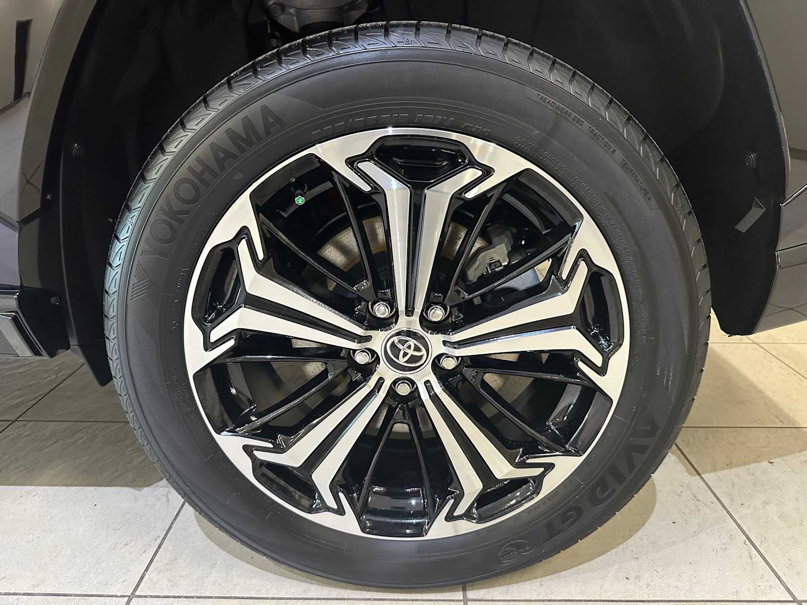 Thumbnail: 2025 Toyota RAV4 - 8