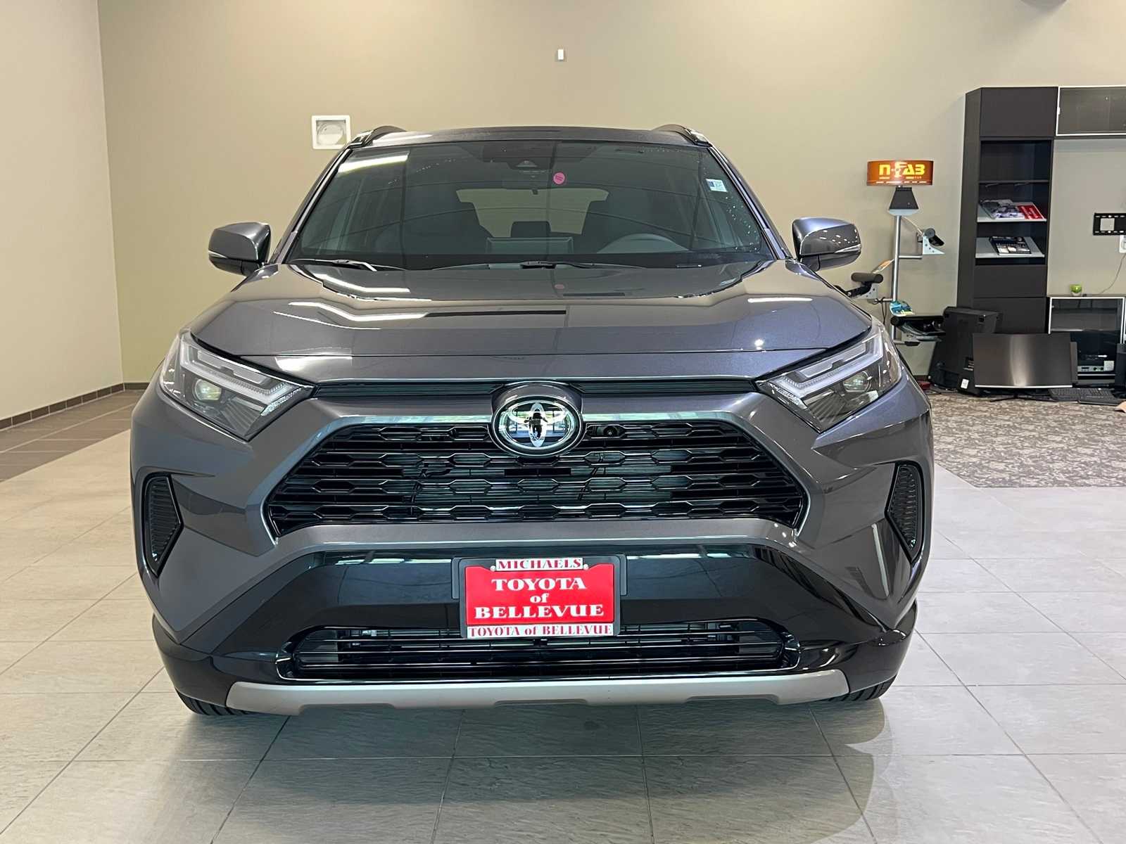 Thumbnail: 2025 Toyota RAV4 - 8