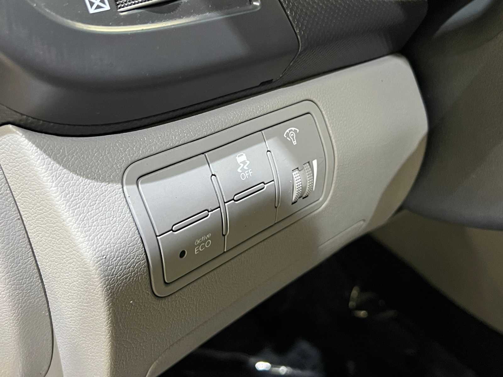 Thumbnail: 2017 Hyundai Accent - 16