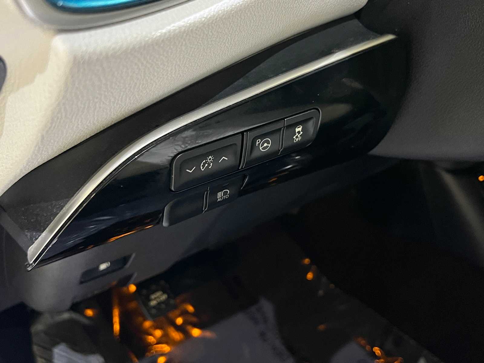 Thumbnail: 2017 Toyota Prius - 16