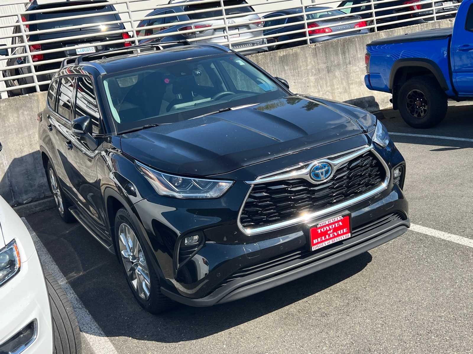 Thumbnail: 2023 Toyota Highlander - 3