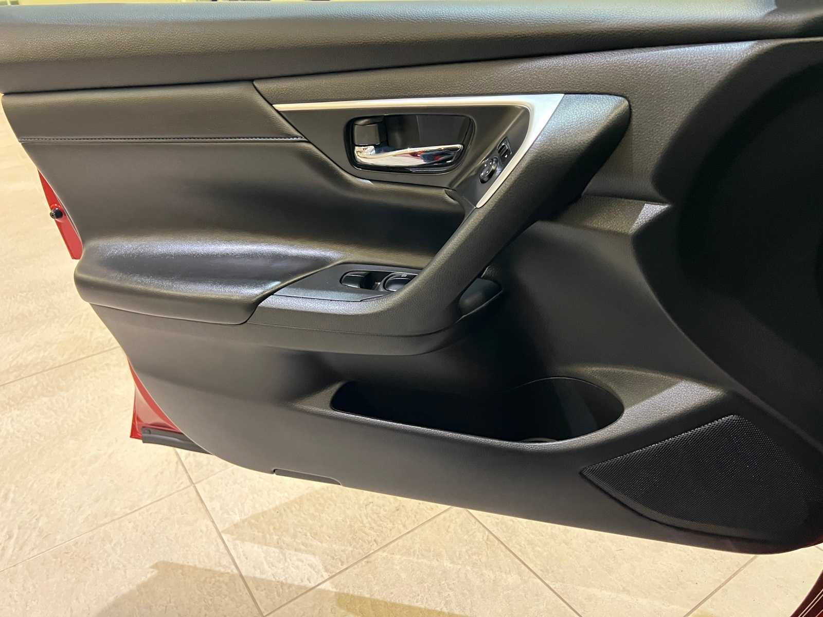 Thumbnail: 2018 Nissan Altima - 16