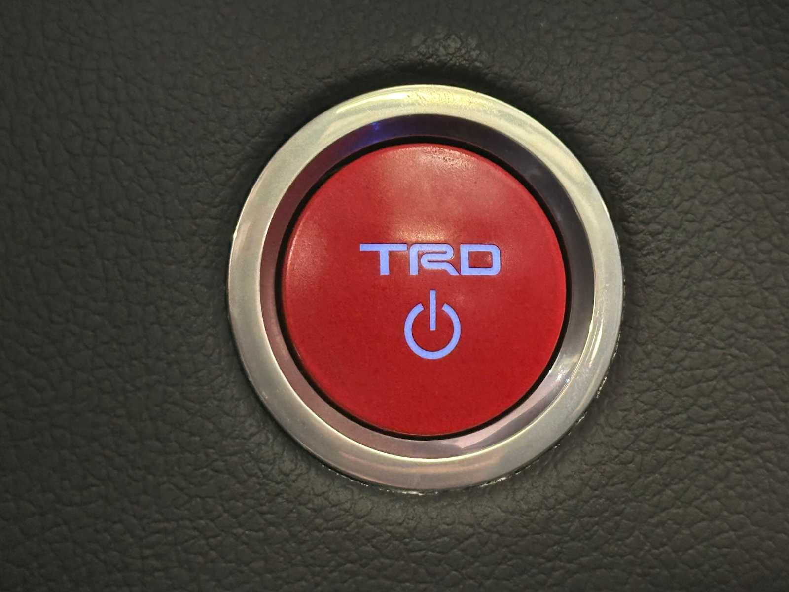 Thumbnail: 2023 Toyota Sequoia - 18