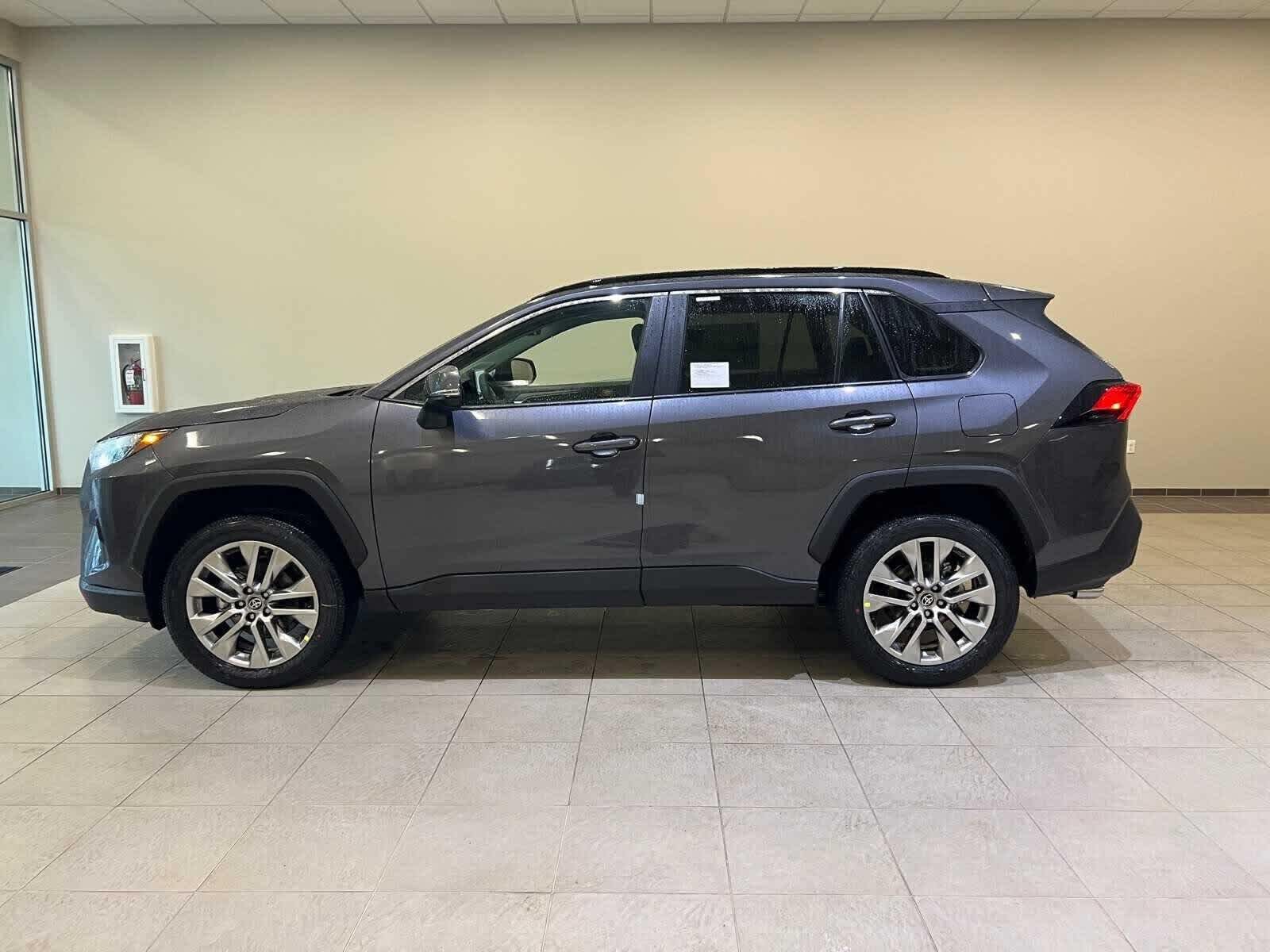 Thumbnail: 2025 Toyota RAV4 - 3