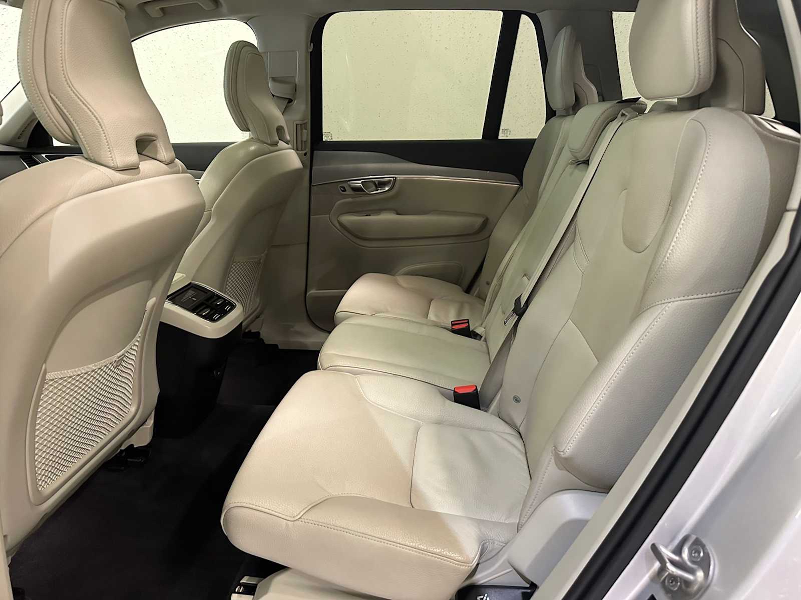 Thumbnail: 2022 Volvo XC90 - 24